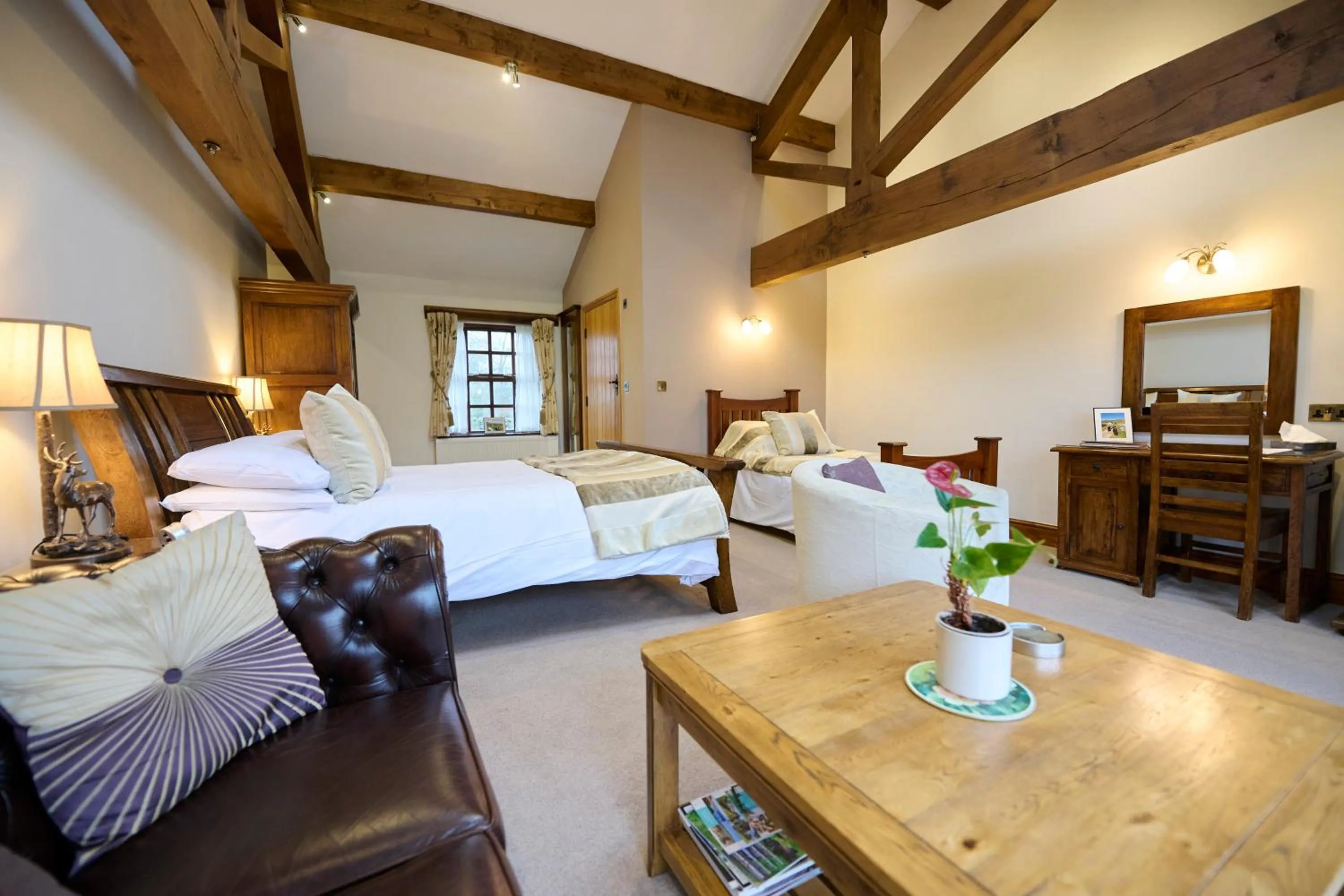 Bed in Green Grove Country House