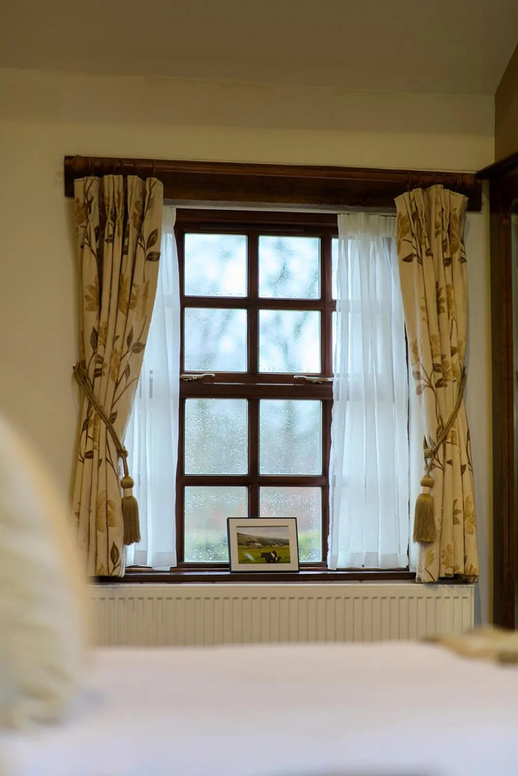 Bedroom, Bed in Green Grove Country House