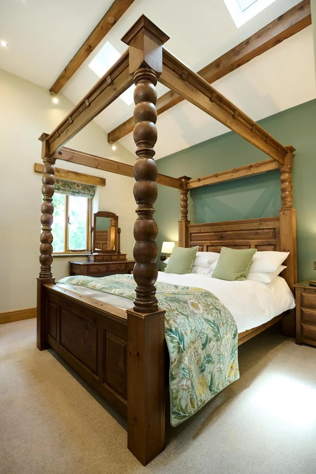Bed in Green Grove Country House