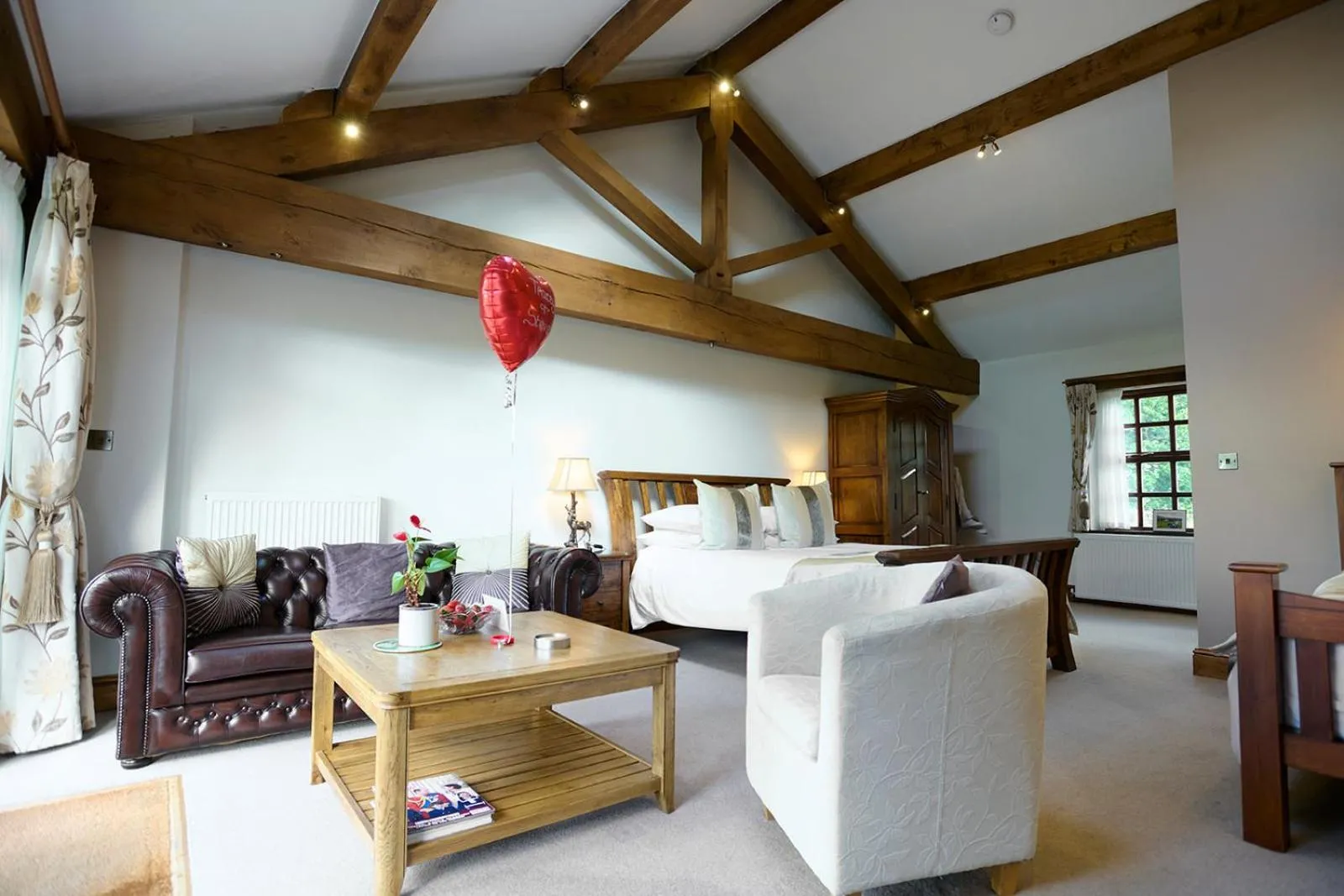 Bed in Green Grove Country House