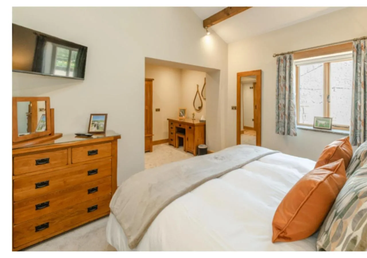 Bed in Green Grove Country House