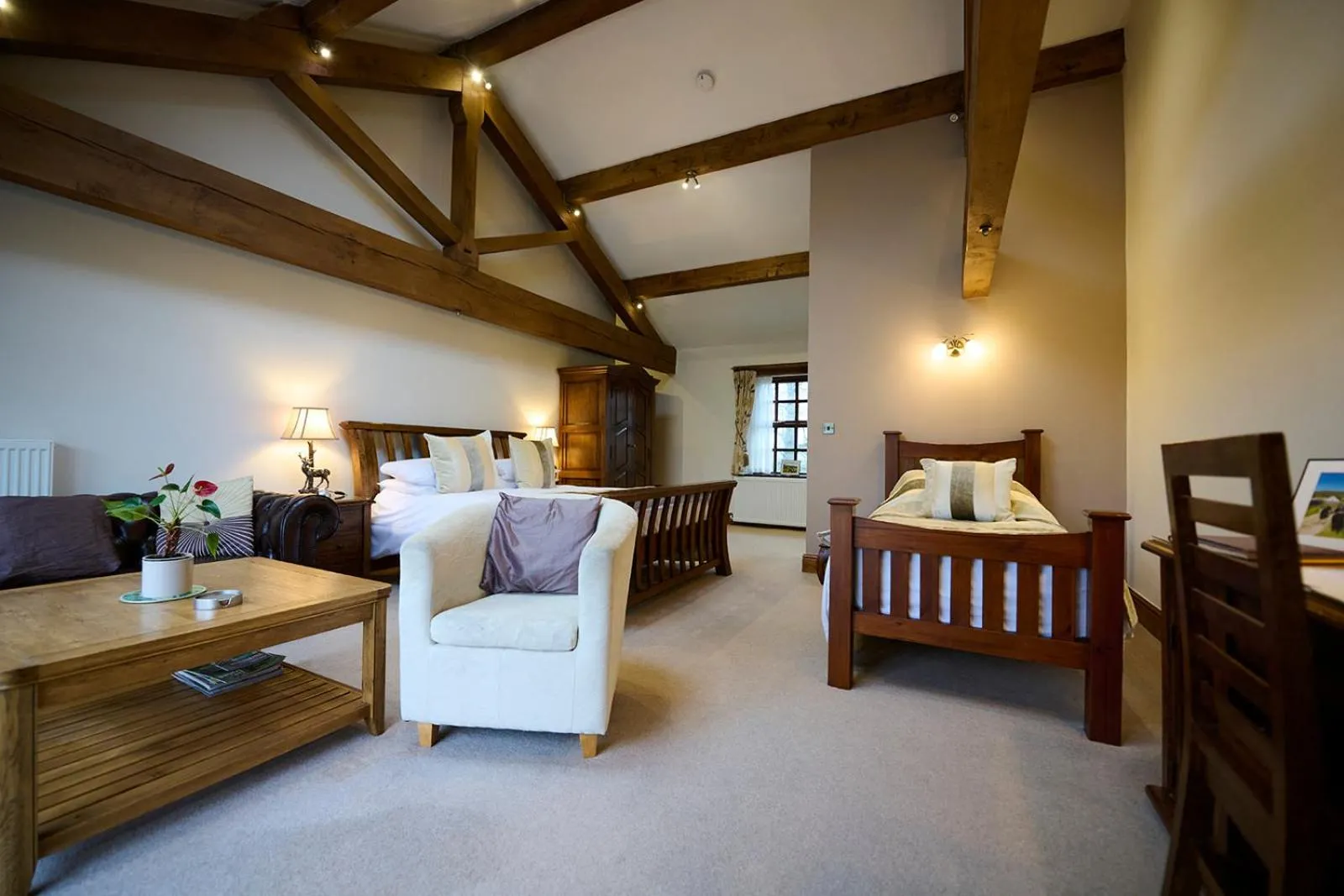 Bed in Green Grove Country House