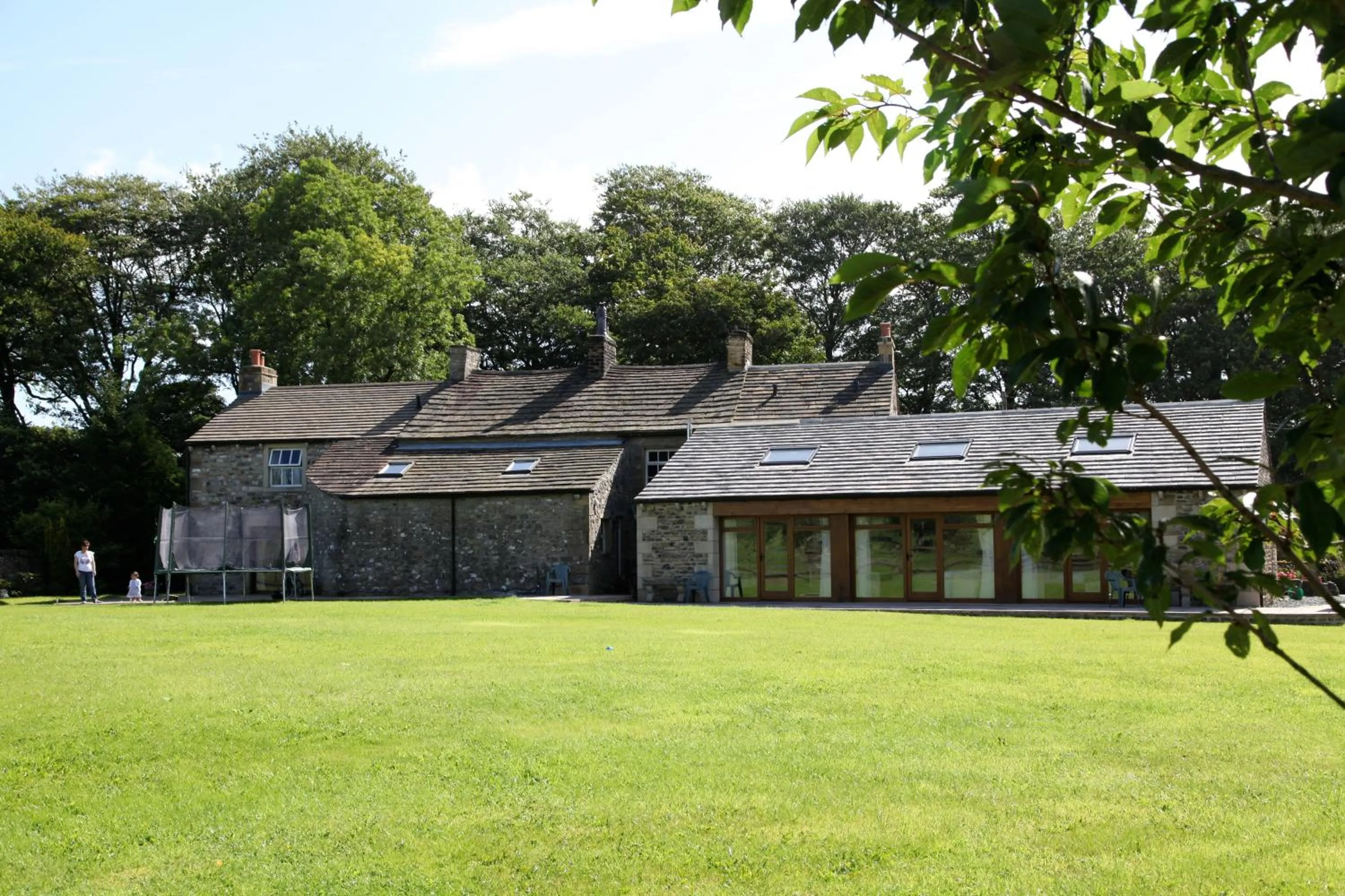 Spring in Green Grove Country House