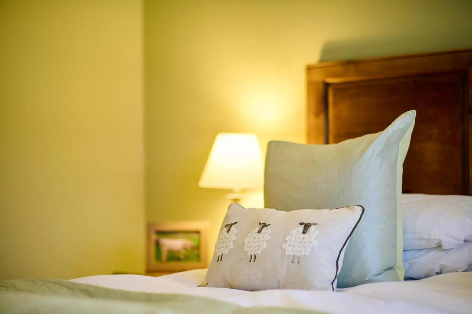 Bed in Green Grove Country House