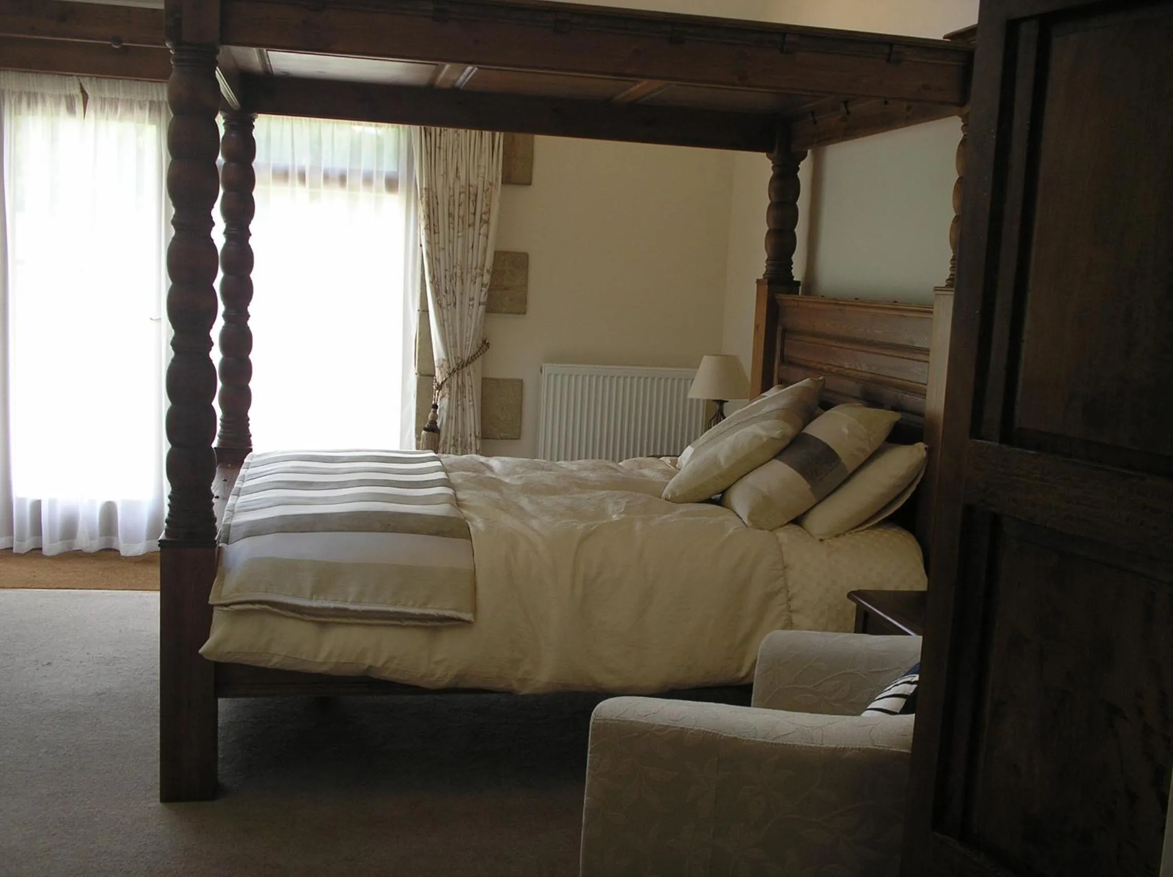 Bed in Green Grove Country House