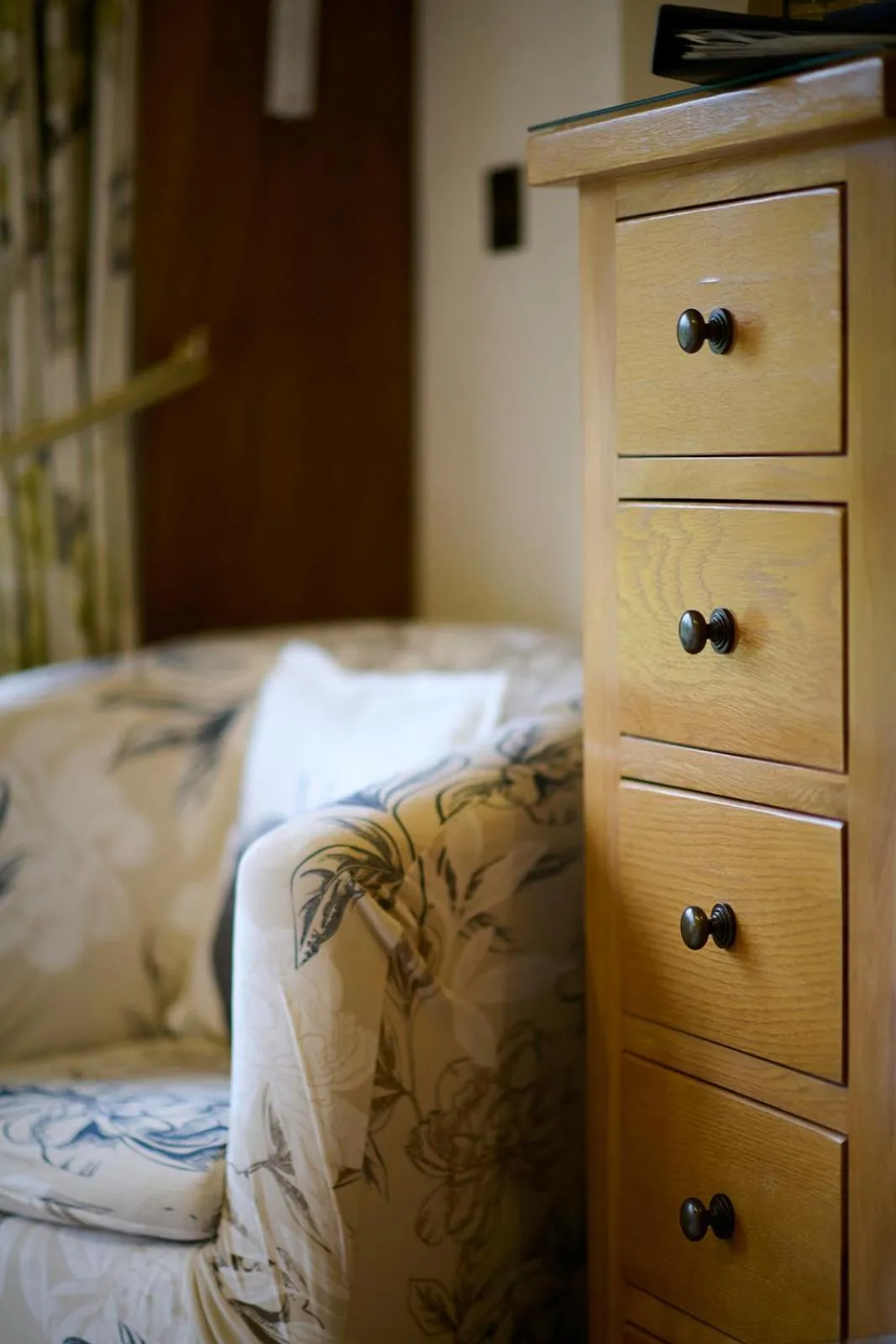 Bedroom, Bed in Green Grove Country House