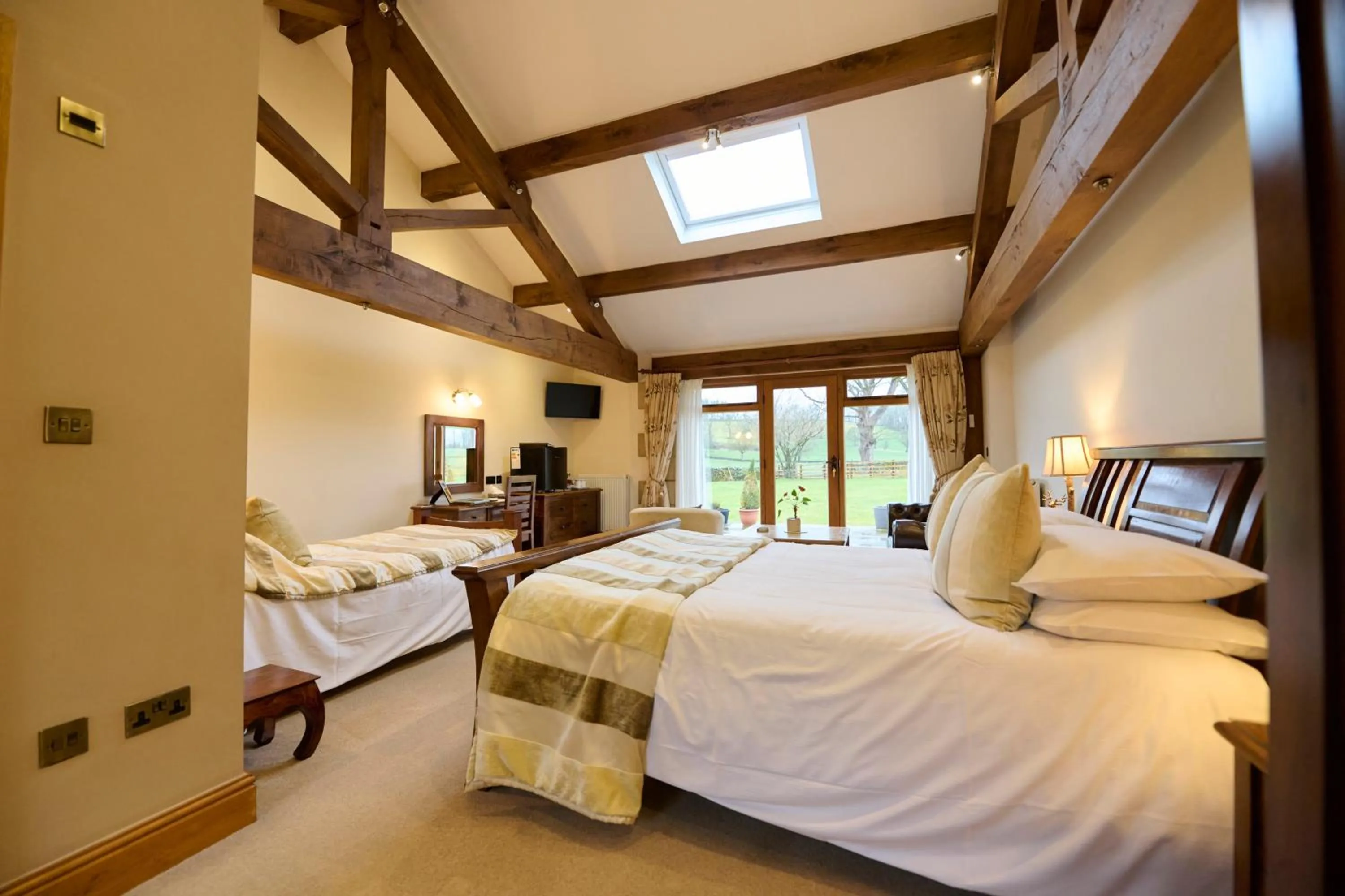 Bed in Green Grove Country House