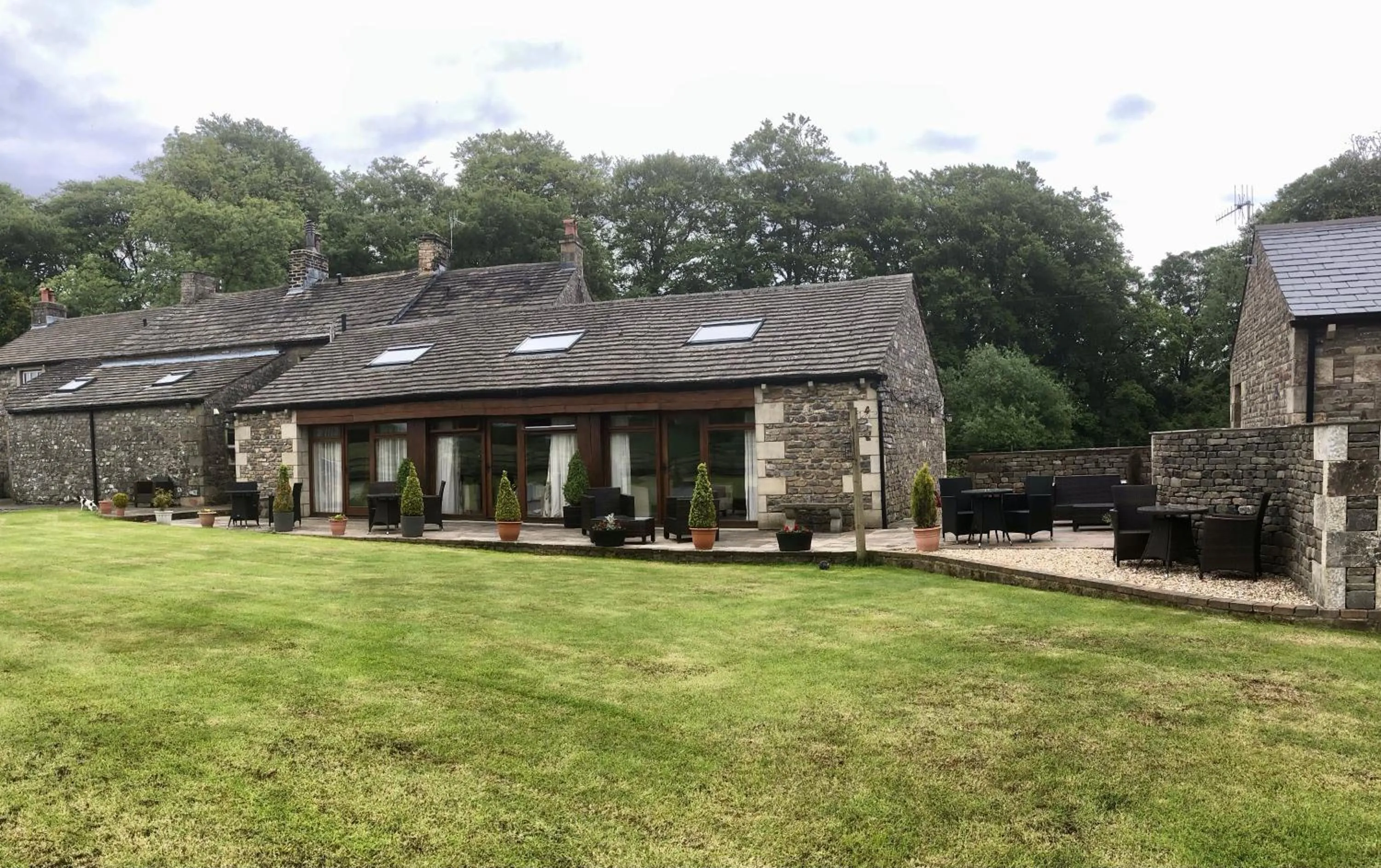 Property building in Green Grove Country House