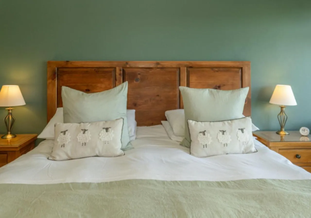 Bed in Green Grove Country House