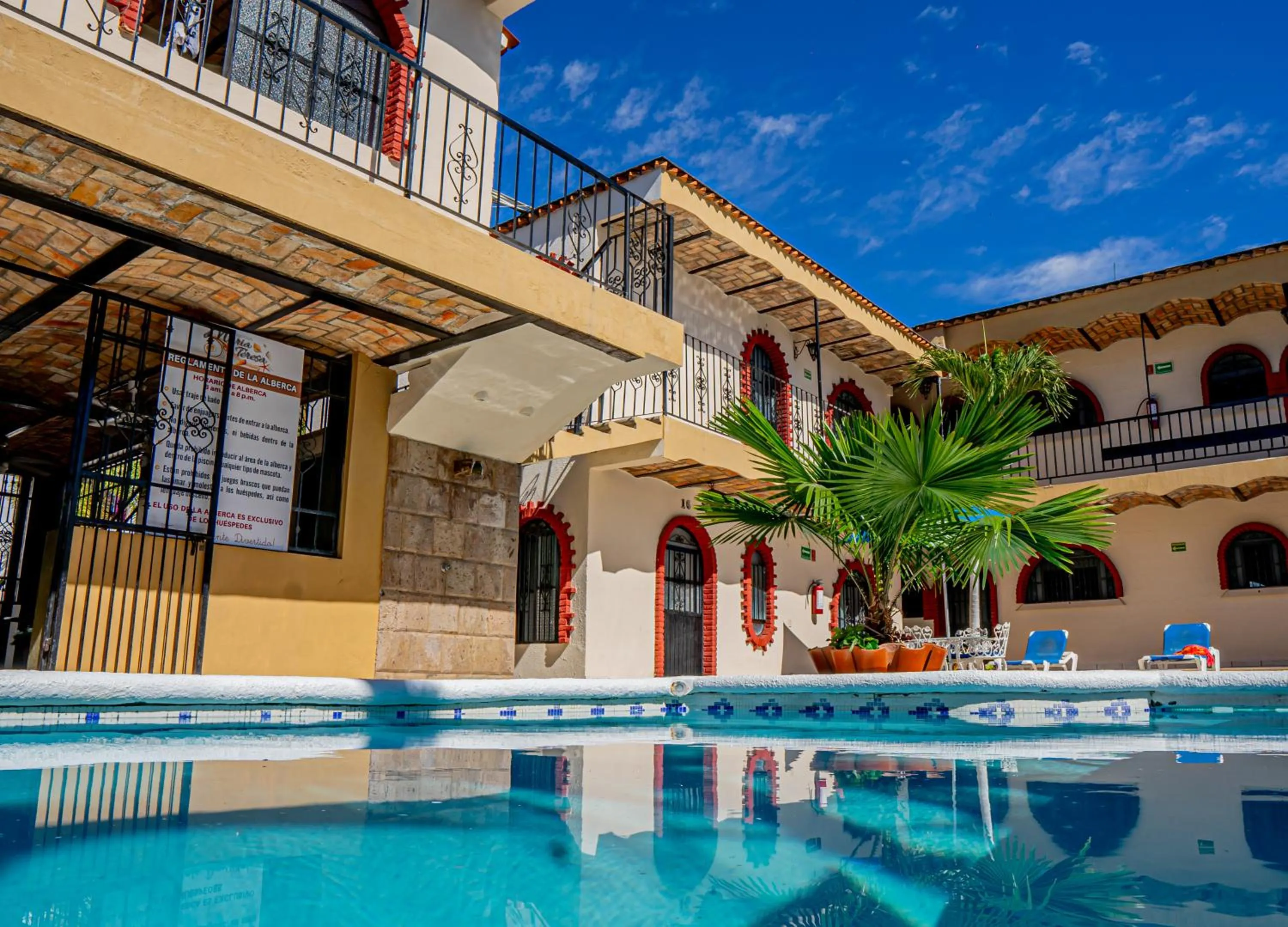 Swimming pool in Bungalows Maria Teresa