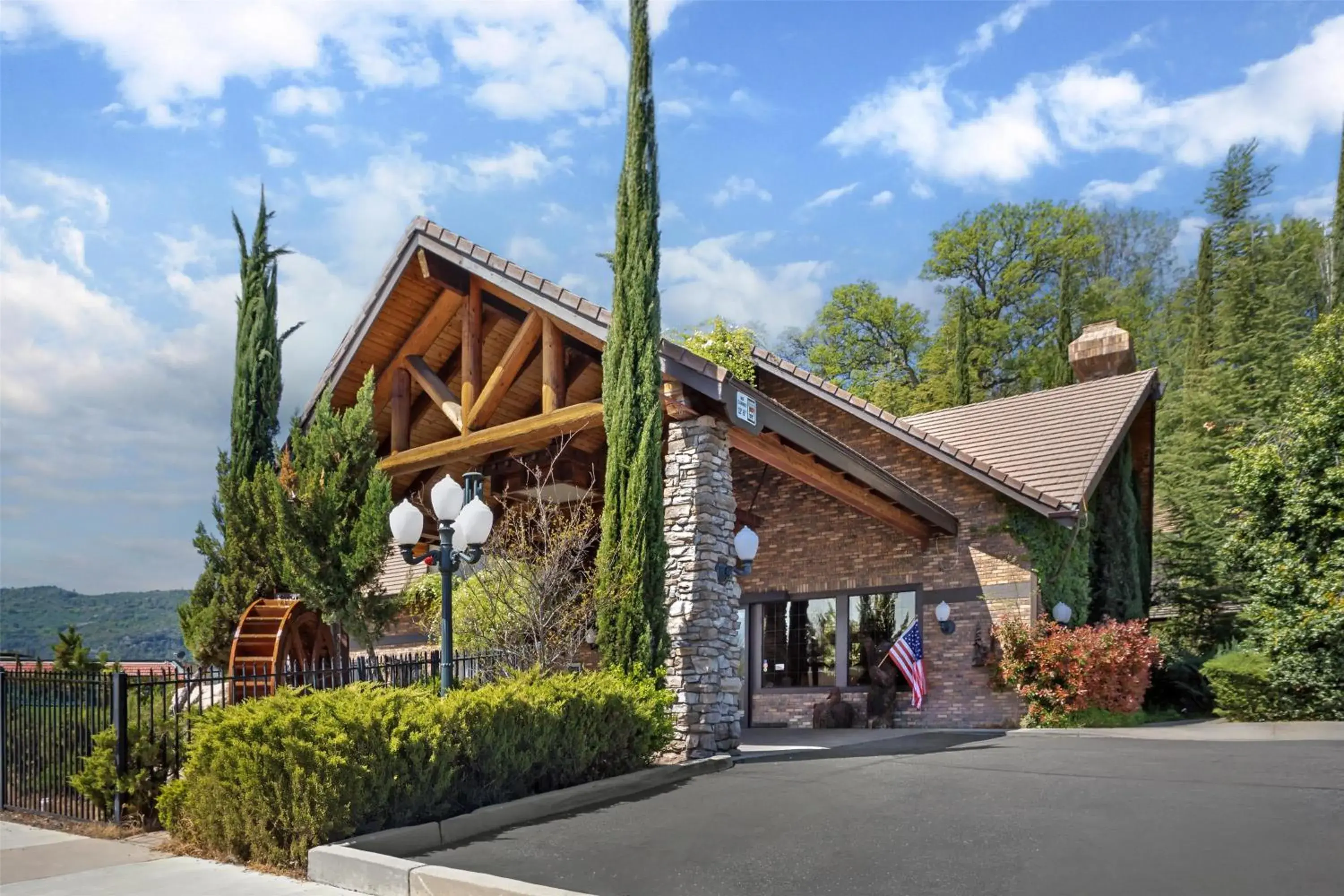 Property building in Best Western Plus Yosemite Gateway Inn Property building in Best Western Plus Yosemite Gateway Inn