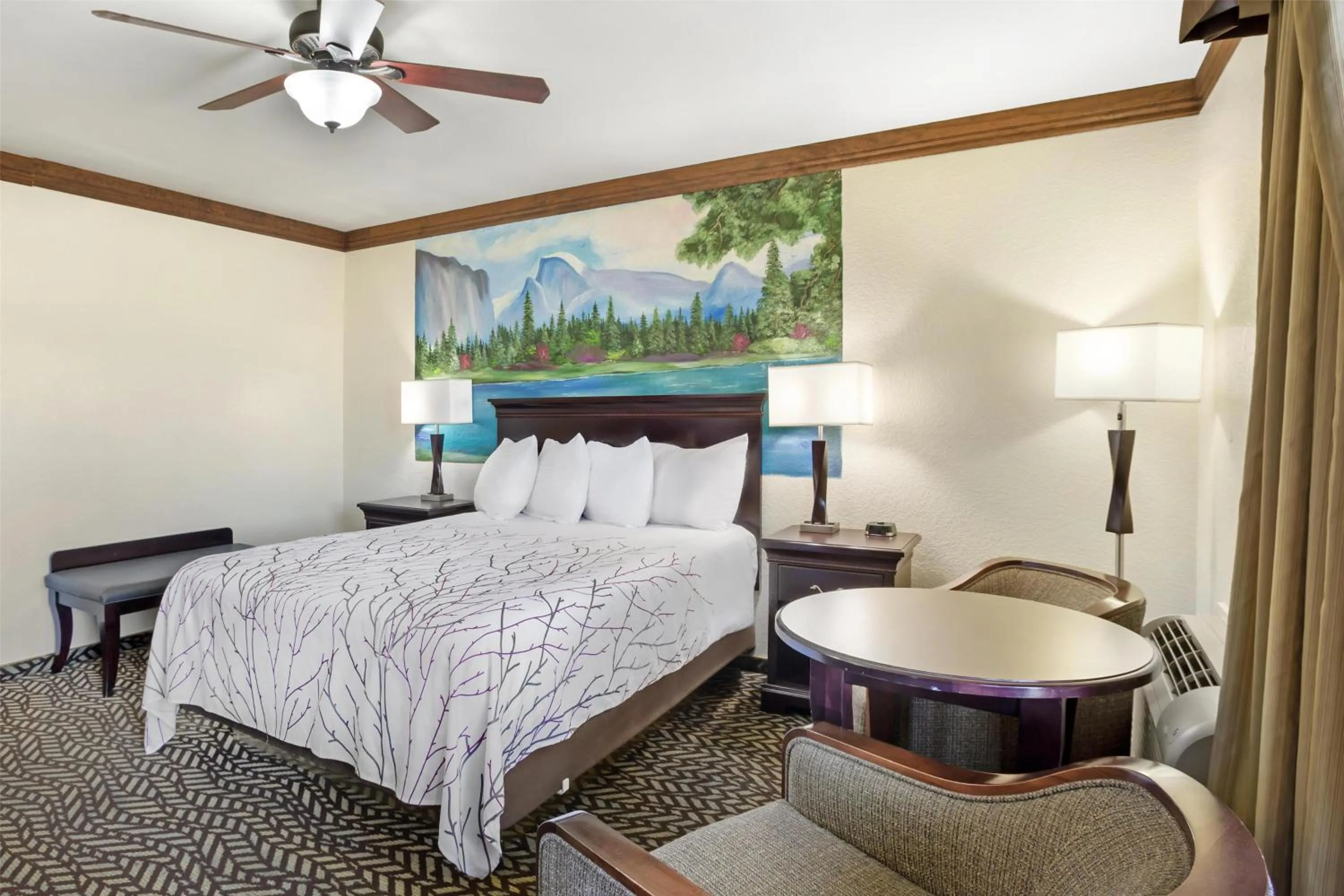 Bedroom, Bed in Best Western Plus Yosemite Gateway Inn