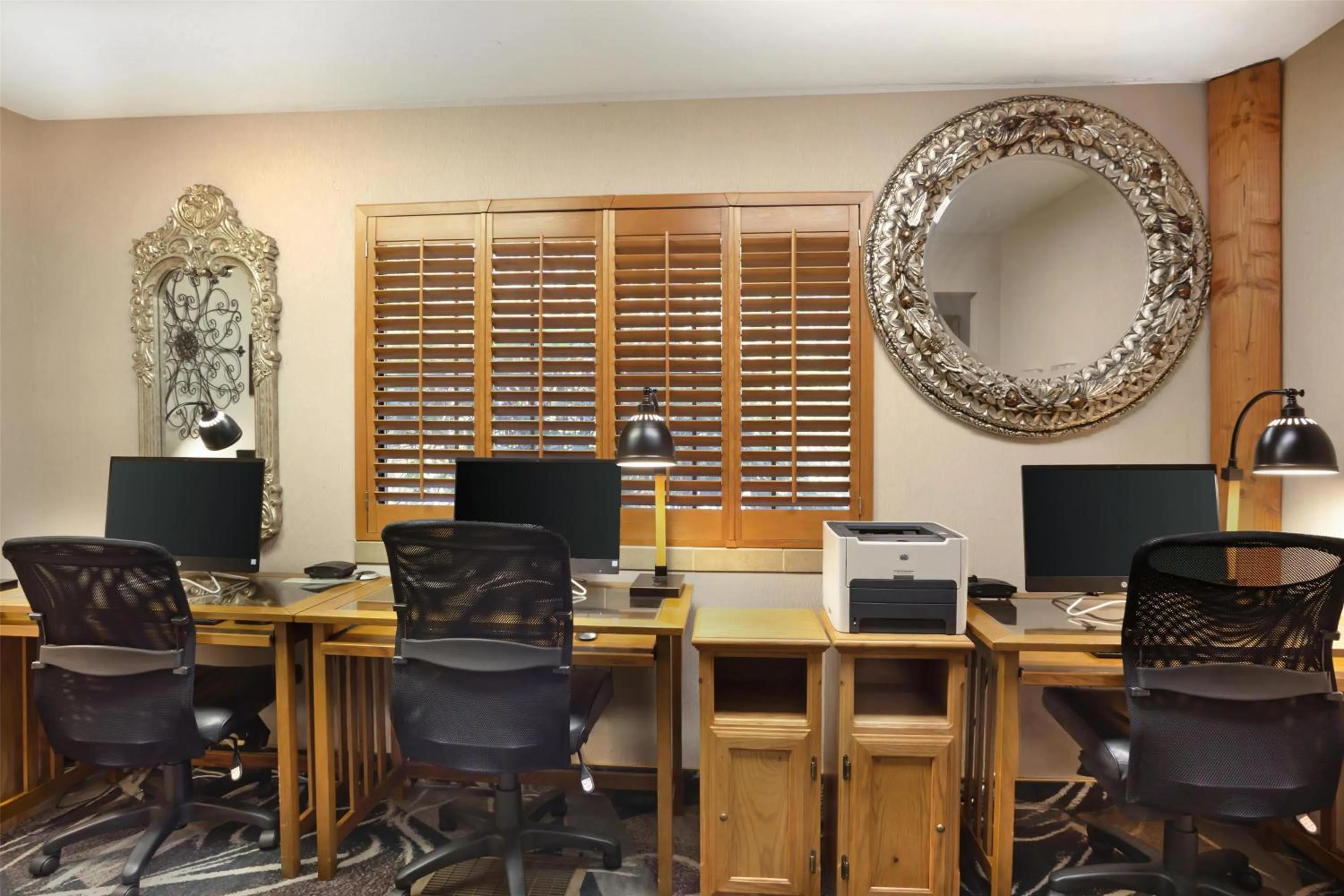 Business facilities in Best Western Plus Yosemite Gateway Inn