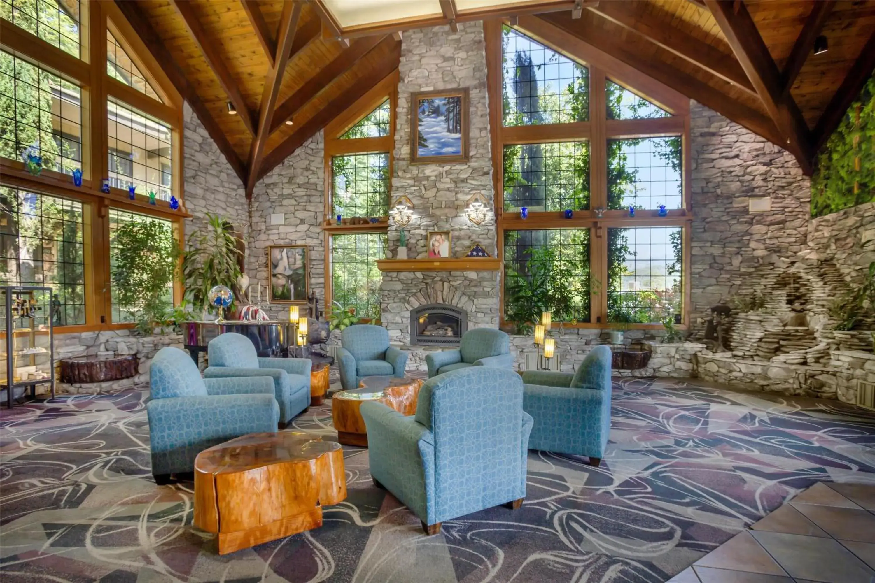 Lobby or reception in Best Western Plus Yosemite Gateway Inn Lobby or reception in Best Western Plus Yosemite Gateway Inn