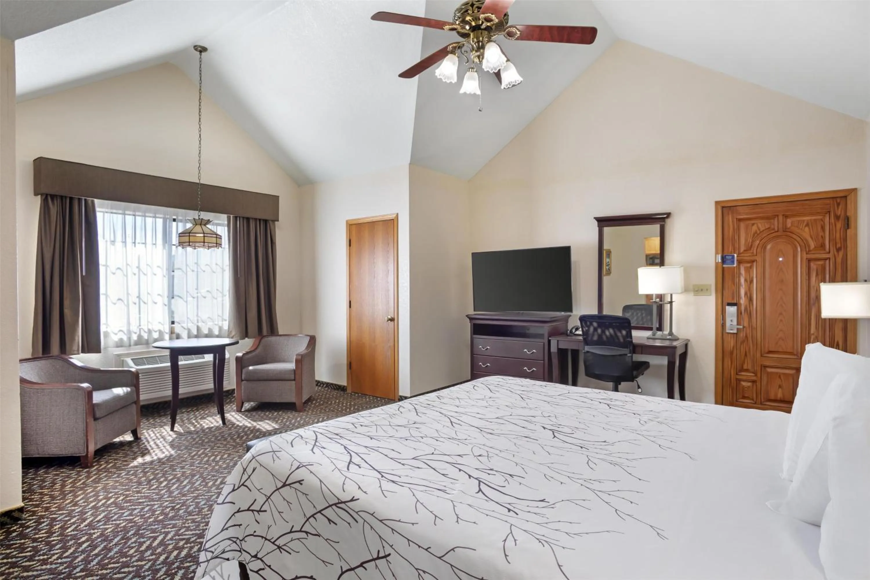 Bedroom, Bed in Best Western Plus Yosemite Gateway Inn