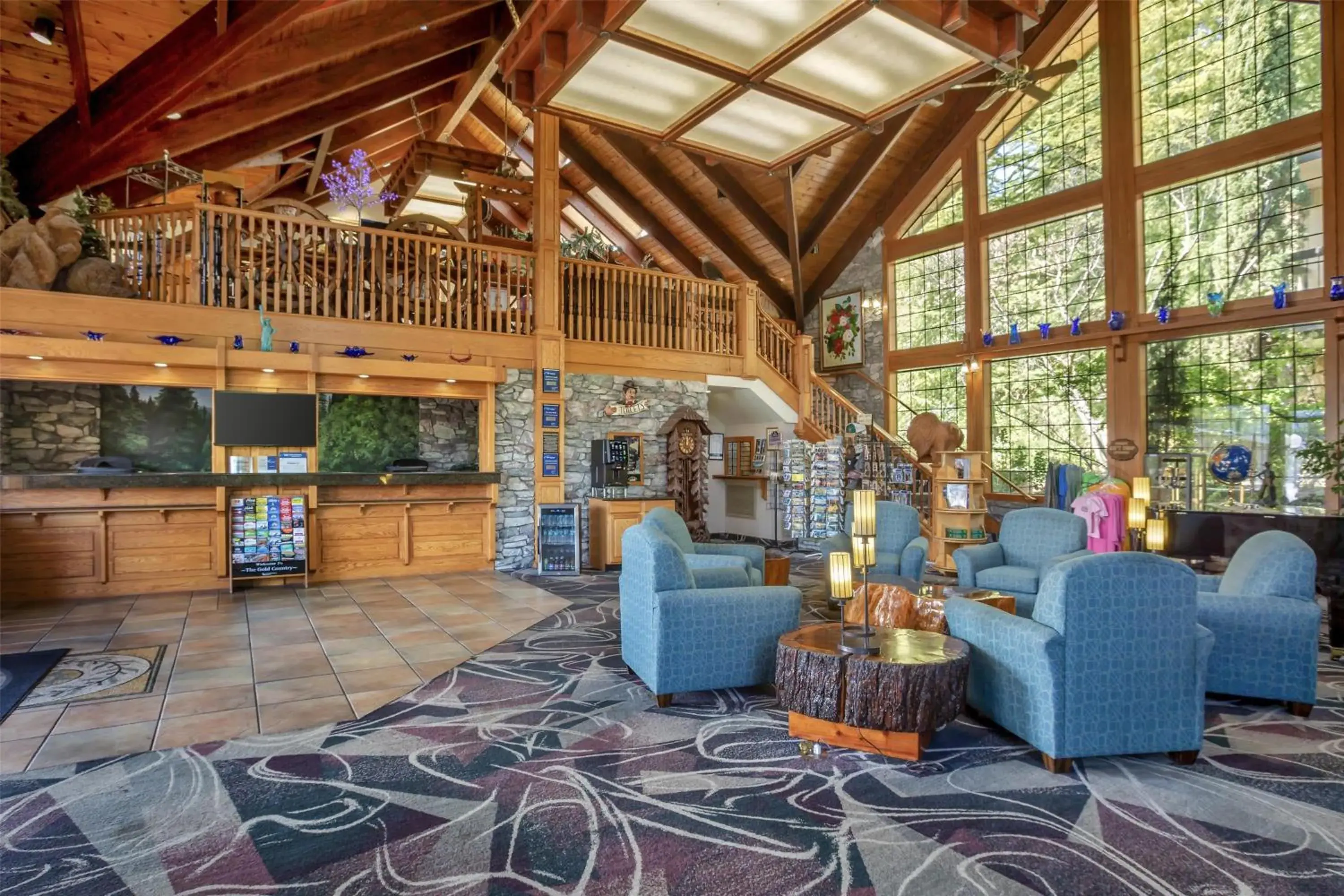 Lobby or reception in Best Western Plus Yosemite Gateway Inn Lobby or reception in Best Western Plus Yosemite Gateway Inn