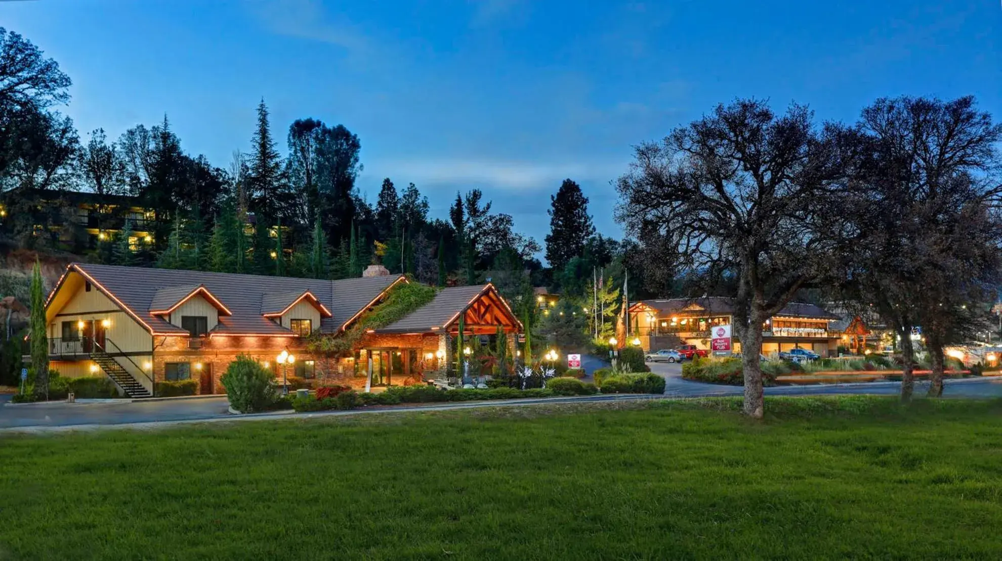 Property building in Best Western Plus Yosemite Gateway Inn Property building in Best Western Plus Yosemite Gateway Inn