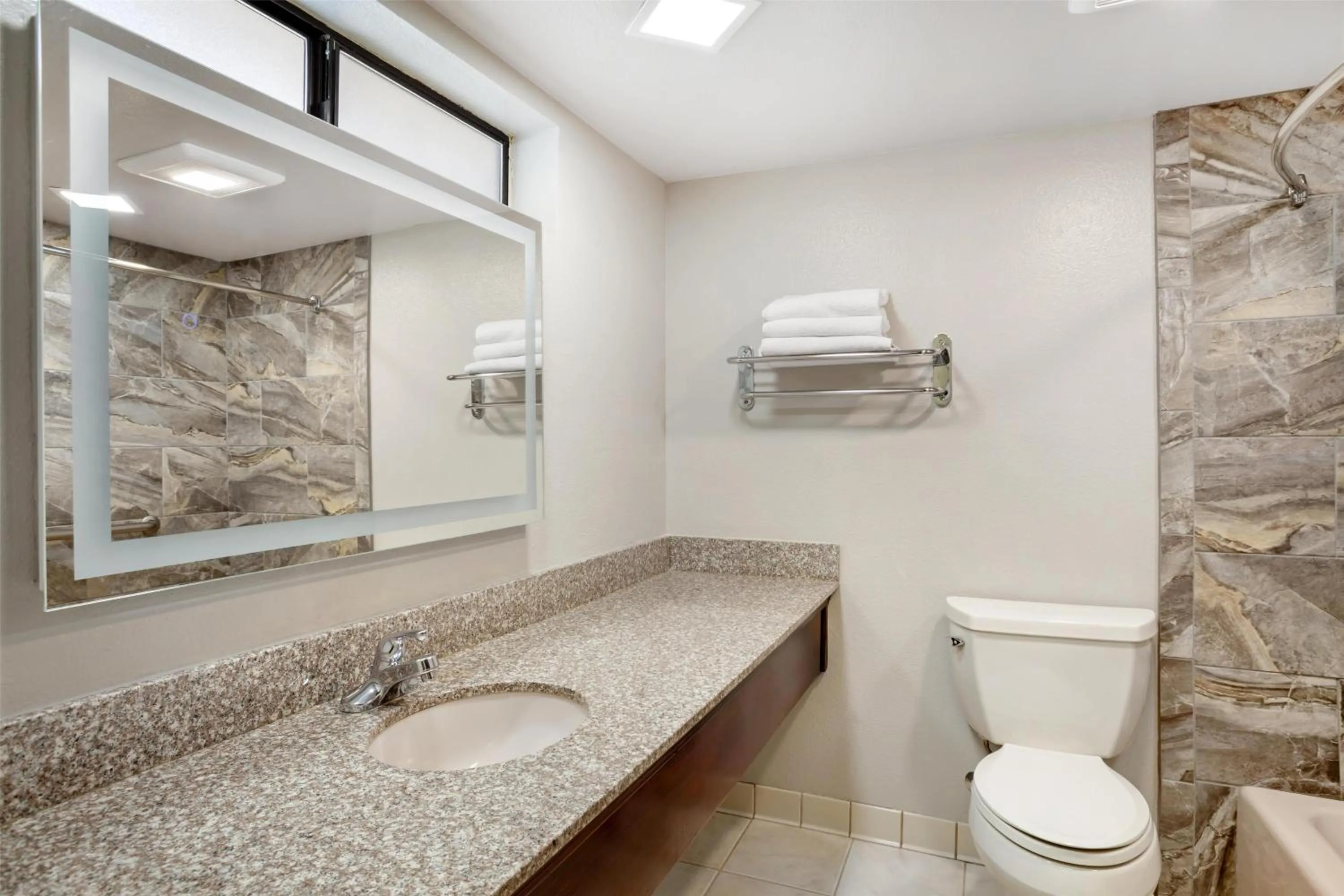 Bathroom in Best Western Plus Yosemite Gateway Inn