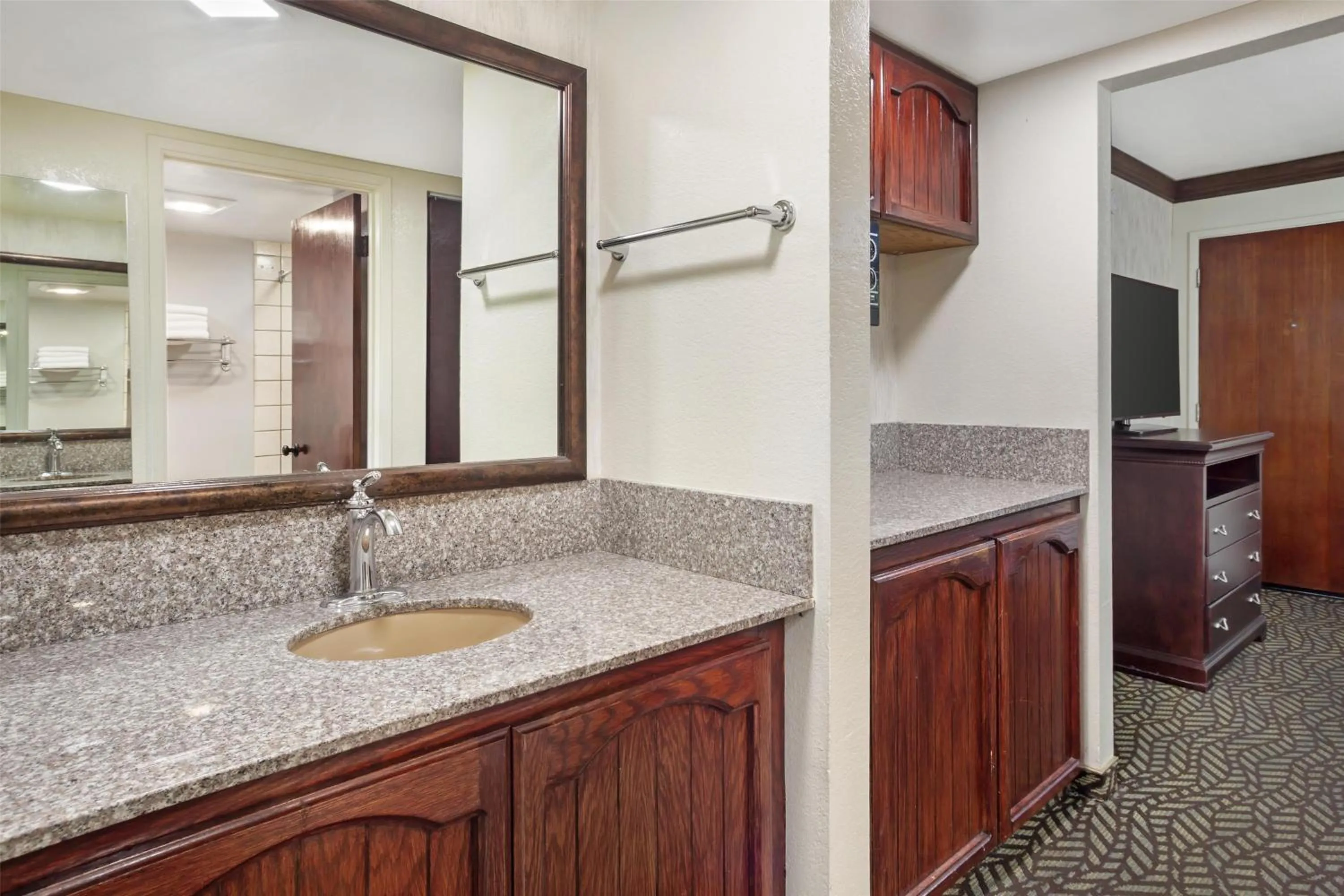 Bedroom in Best Western Plus Yosemite Gateway Inn