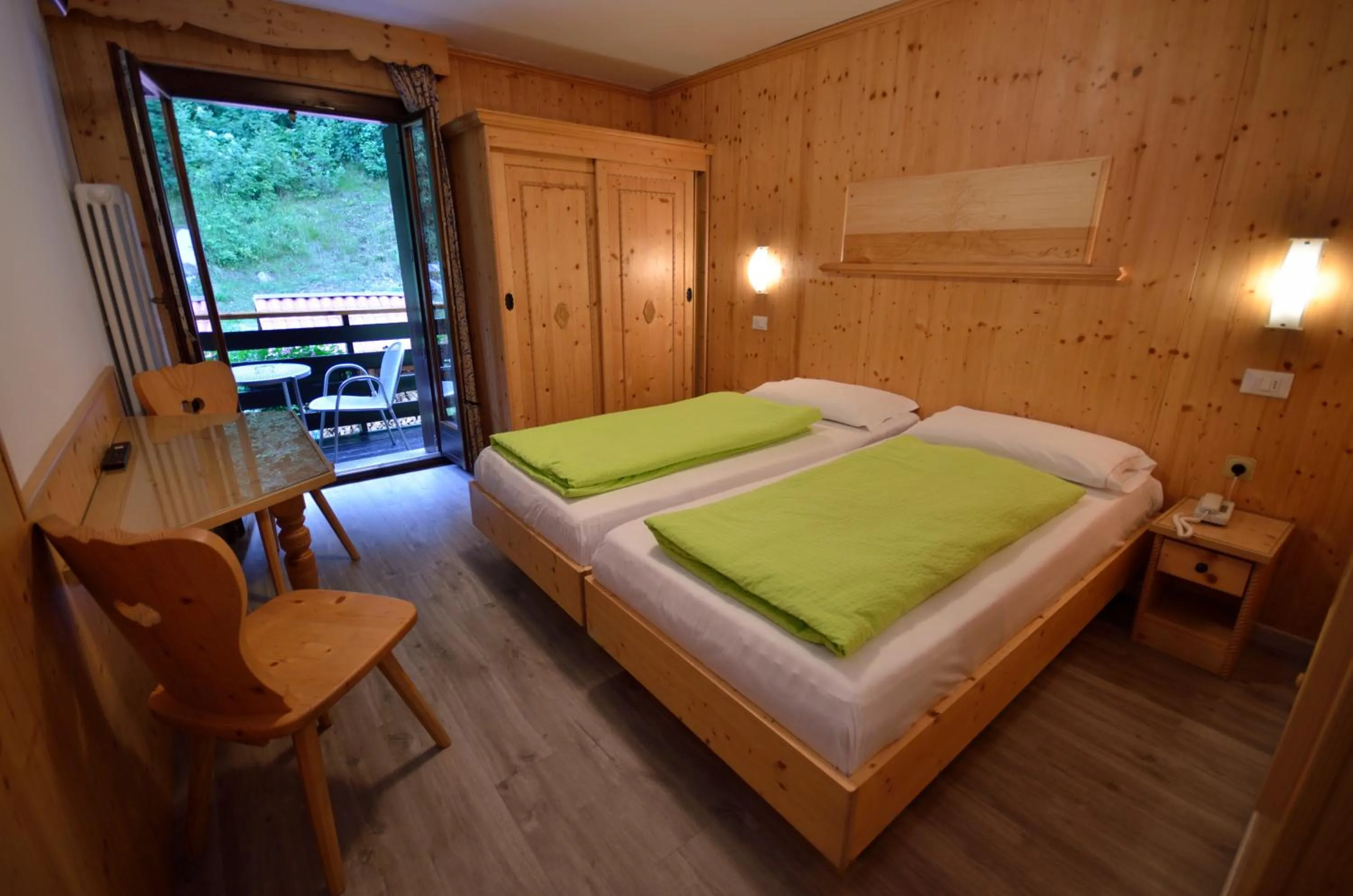 Bedroom, Bed in Hotel Cime D'Oro