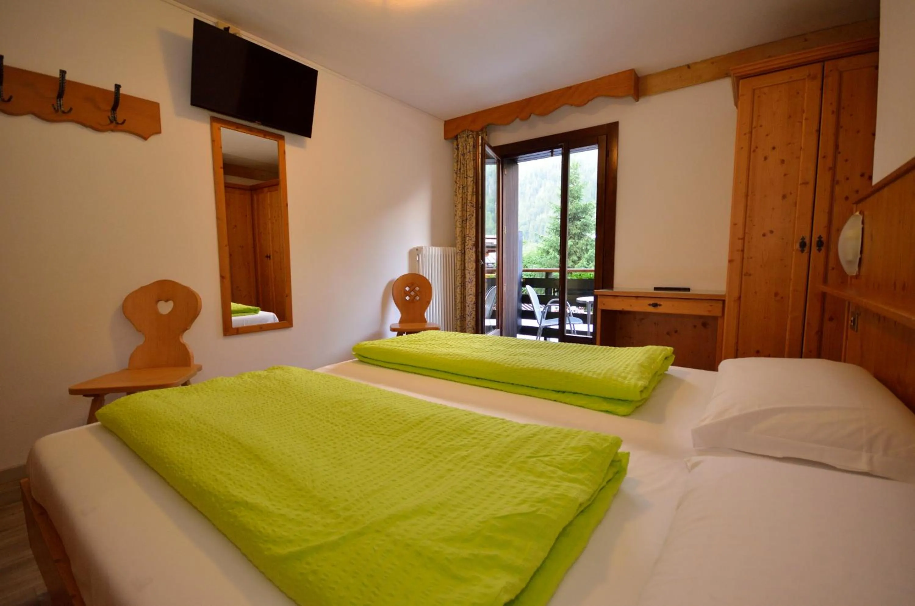 Bedroom, Bed in Hotel Cime D'Oro