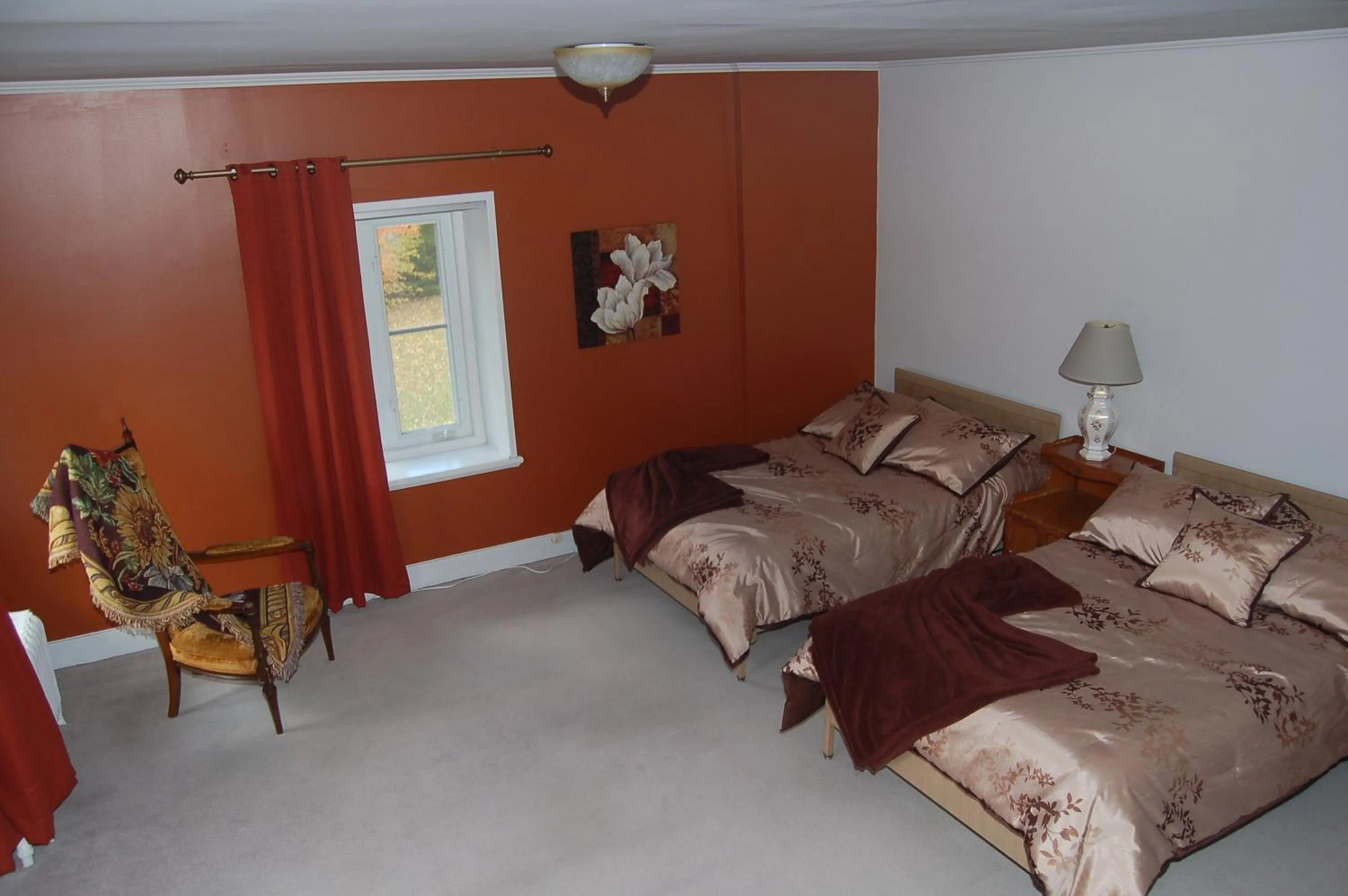 Double Room with Two Double Beds in Gite les 2 Soeurs