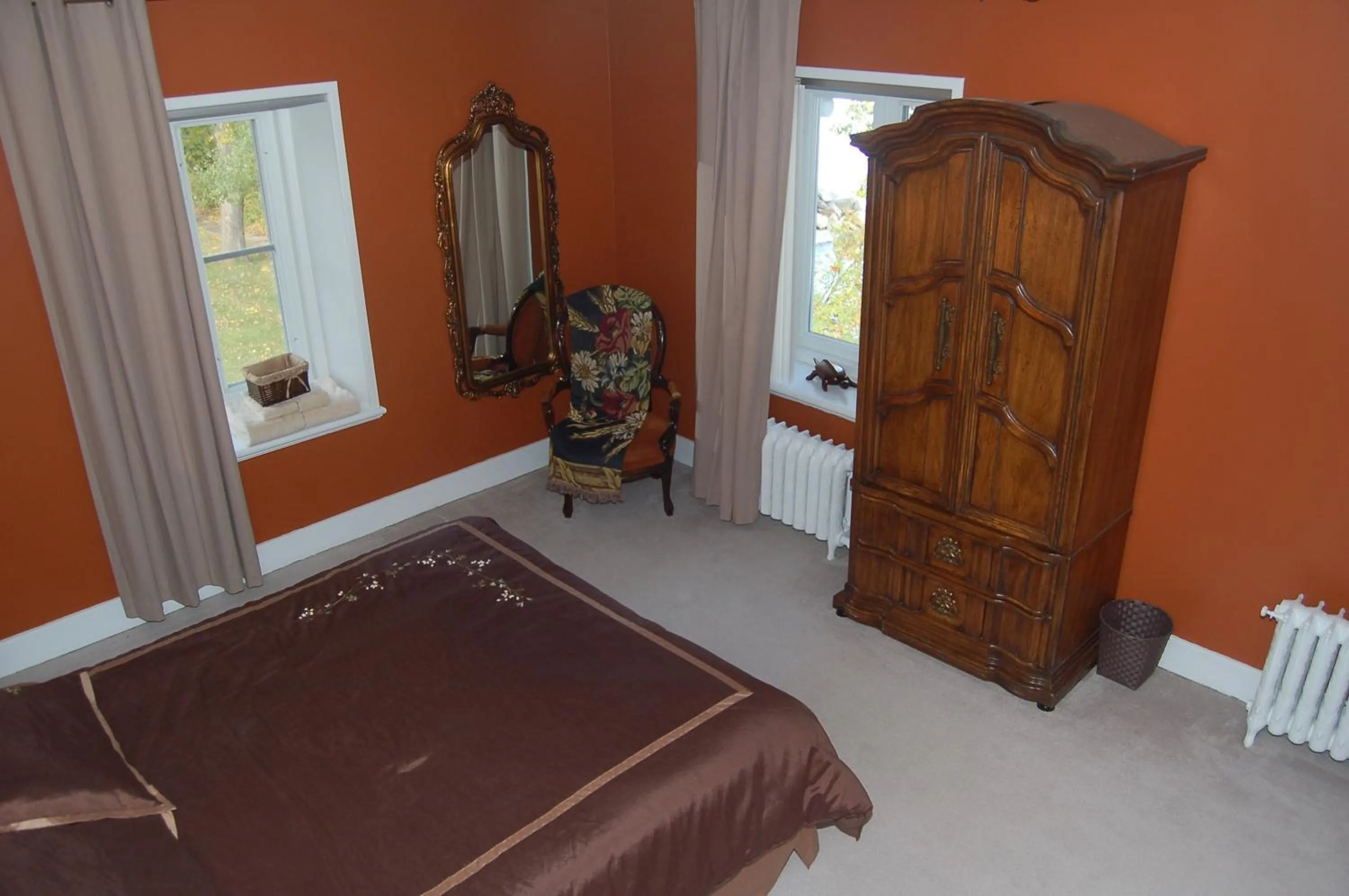 Queen Room in Gite les 2 Soeurs