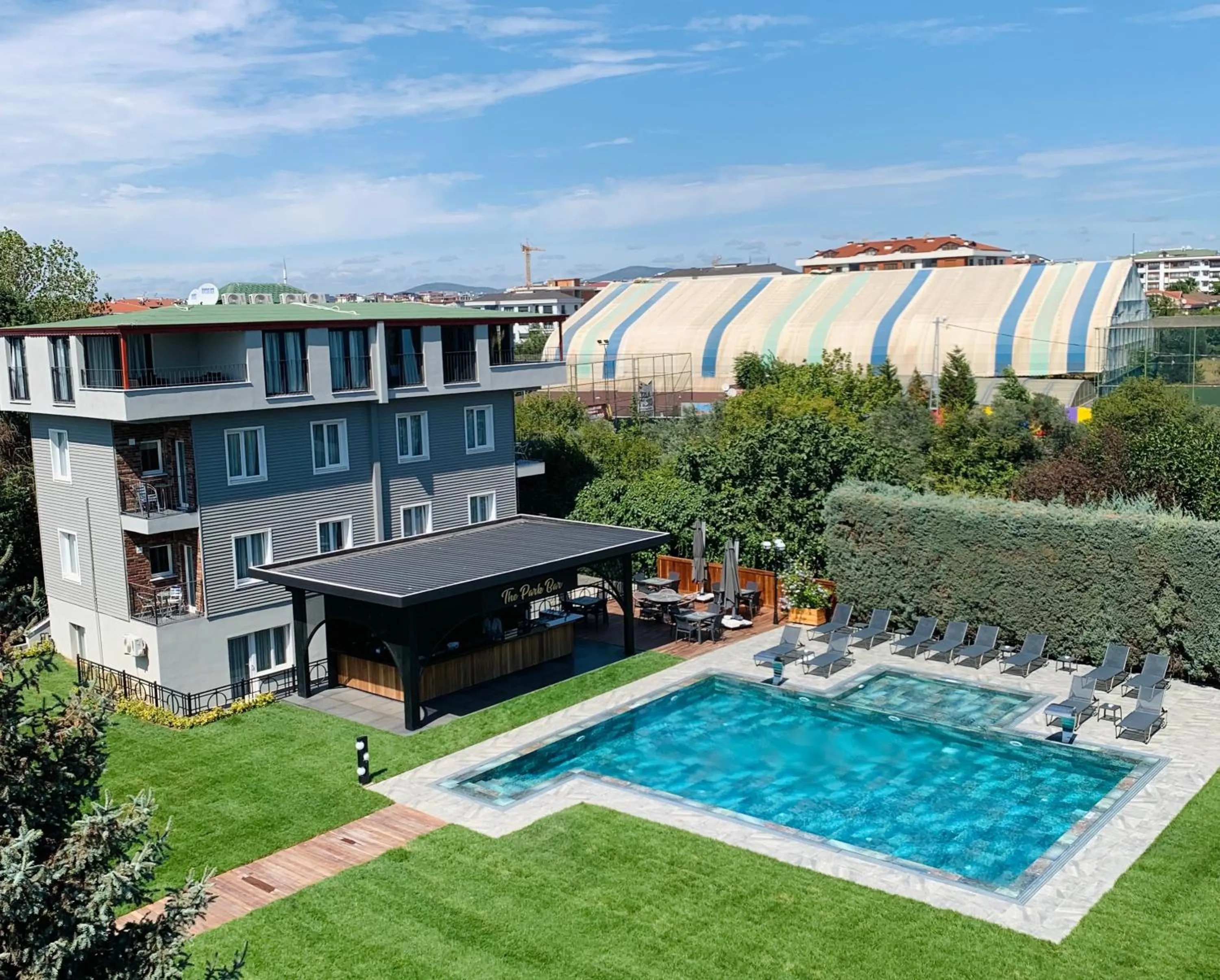 Garden in Istanbul Park Hotel
