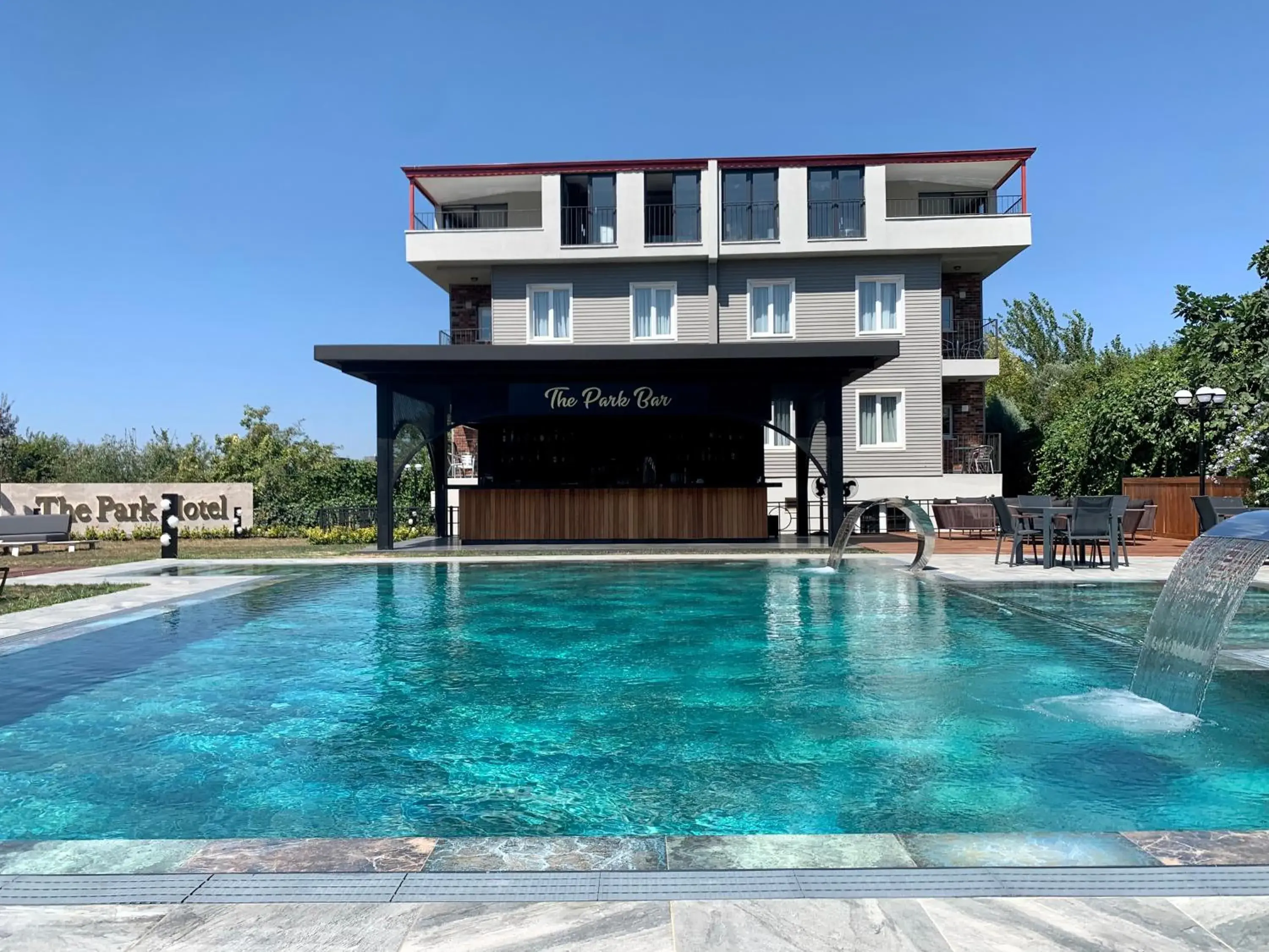 Swimming pool in Istanbul Park Hotel Swimming pool in Istanbul Park Hotel