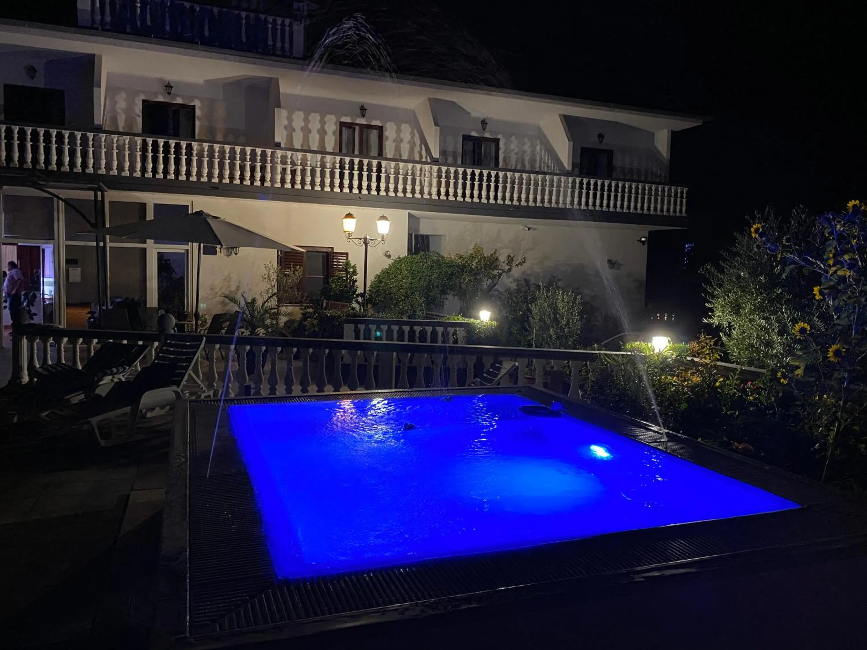 Swimming pool in Hotel Aurora