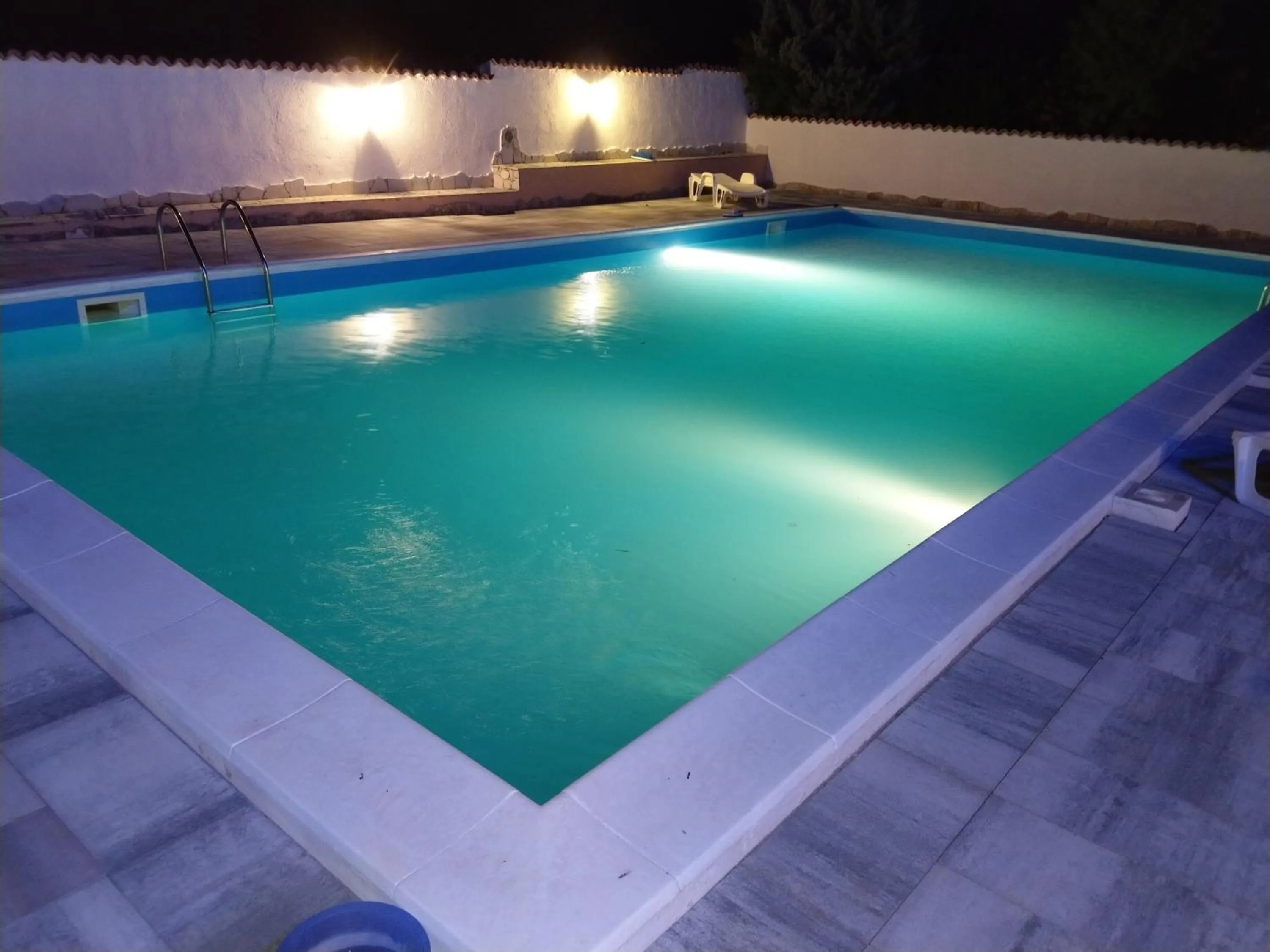 Swimming pool in Hotel Aurora