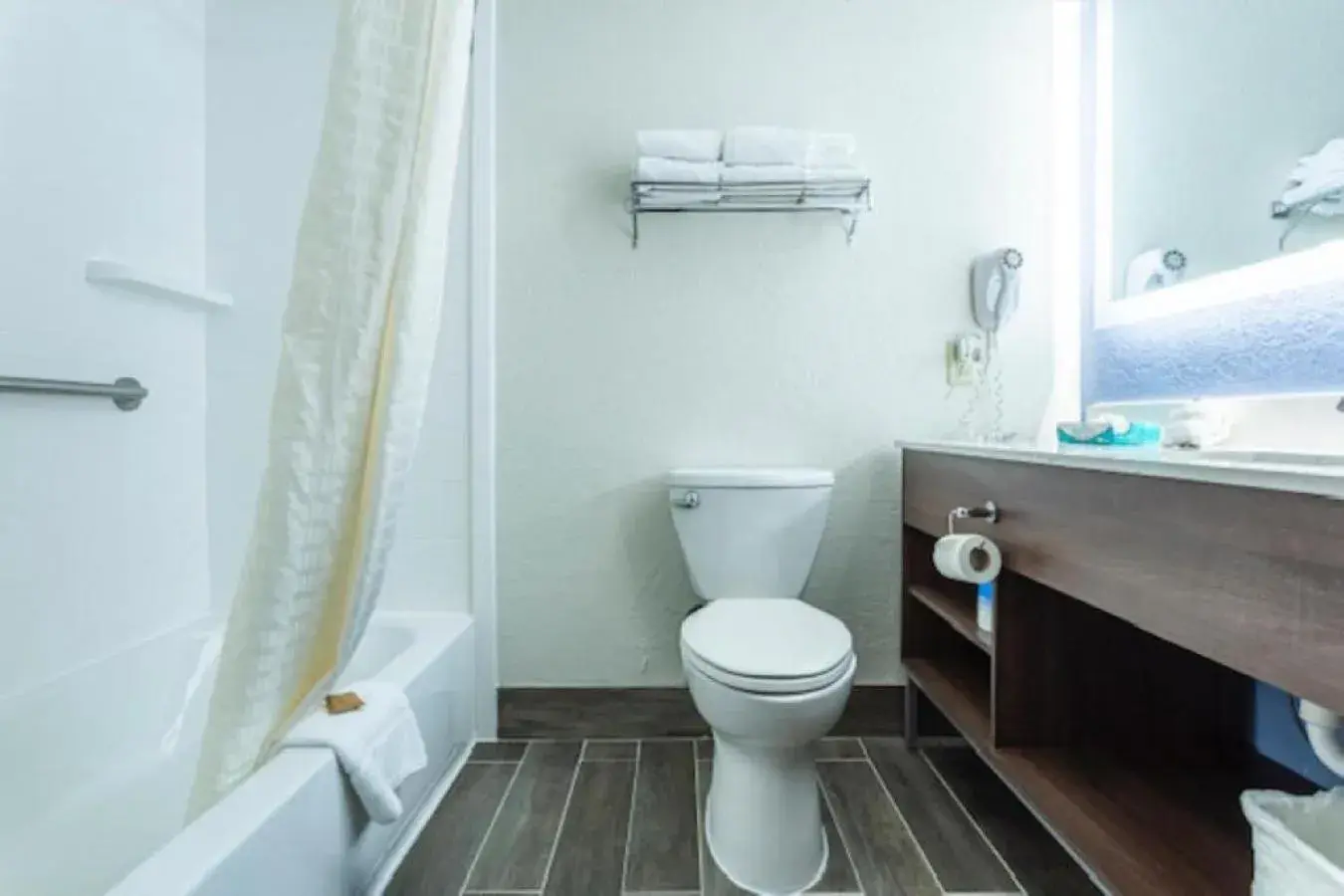 Pet Friendly One-Bedroom Suite in Lancaster Inn & Suites Pet Friendly One-Bedroom Suite in Lancaster Inn & Suites