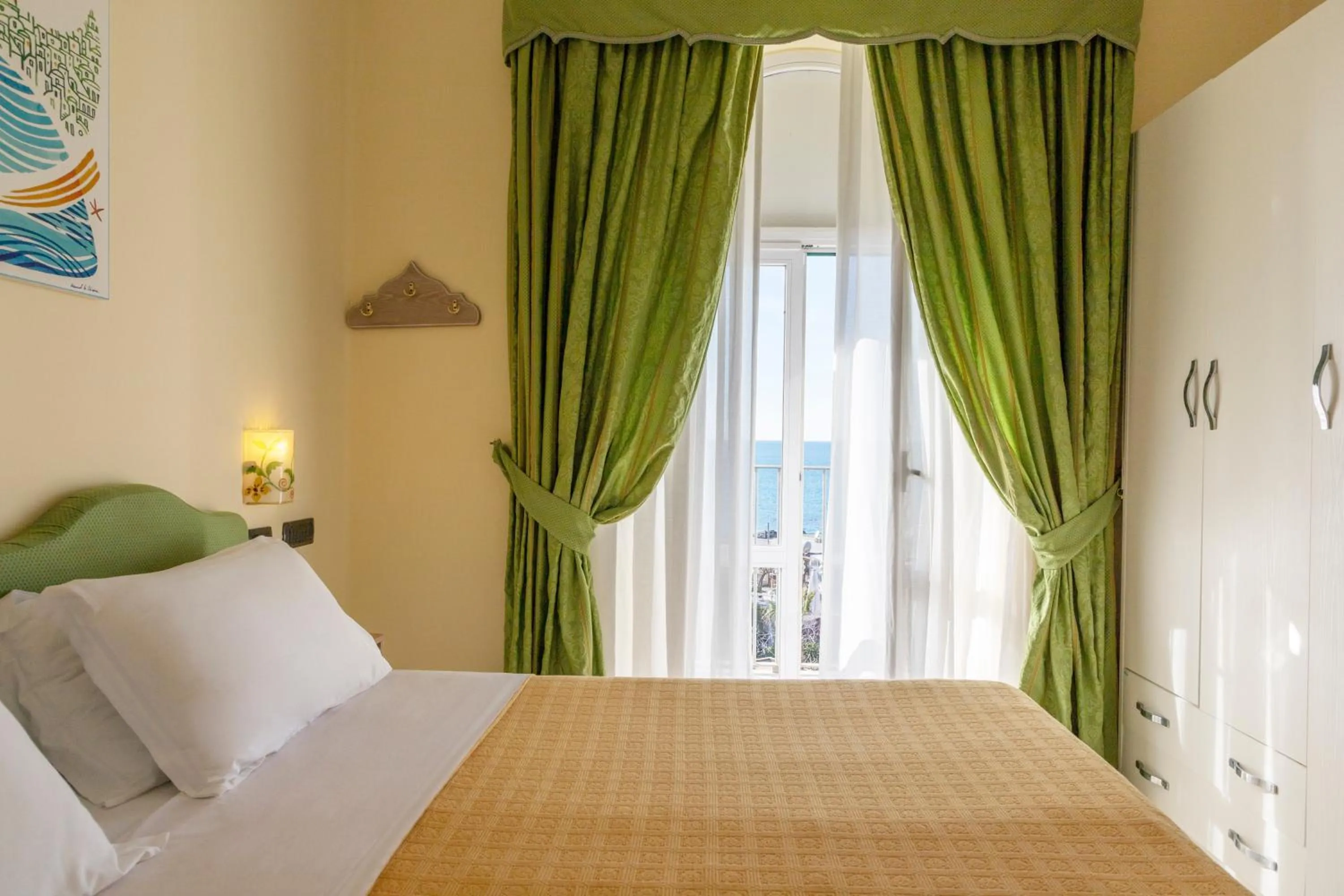 Bed in Hotel Punta Imperatore