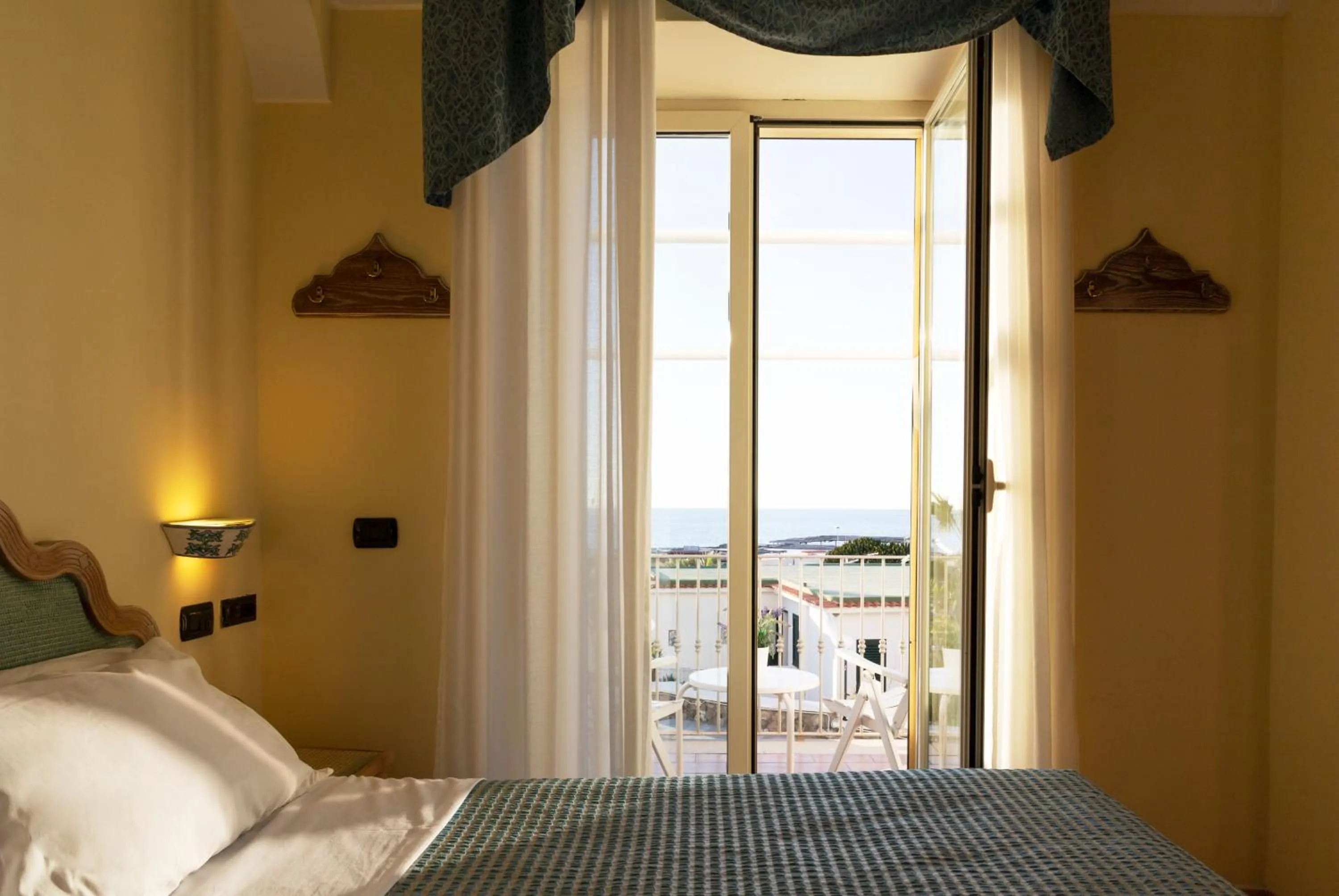 Bed in Hotel Punta Imperatore