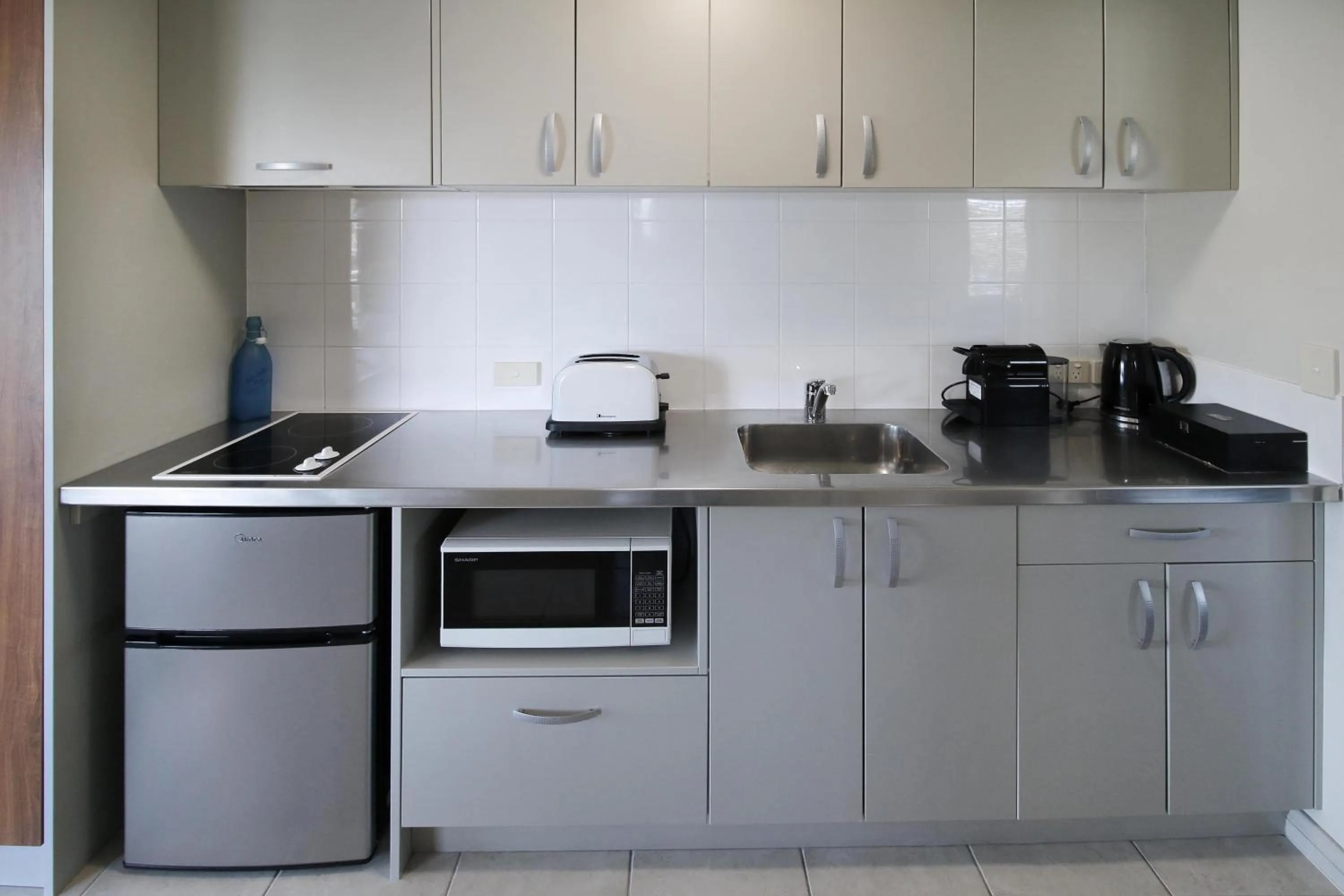 Coffee/tea facilities in Whangaparaoa Lodge