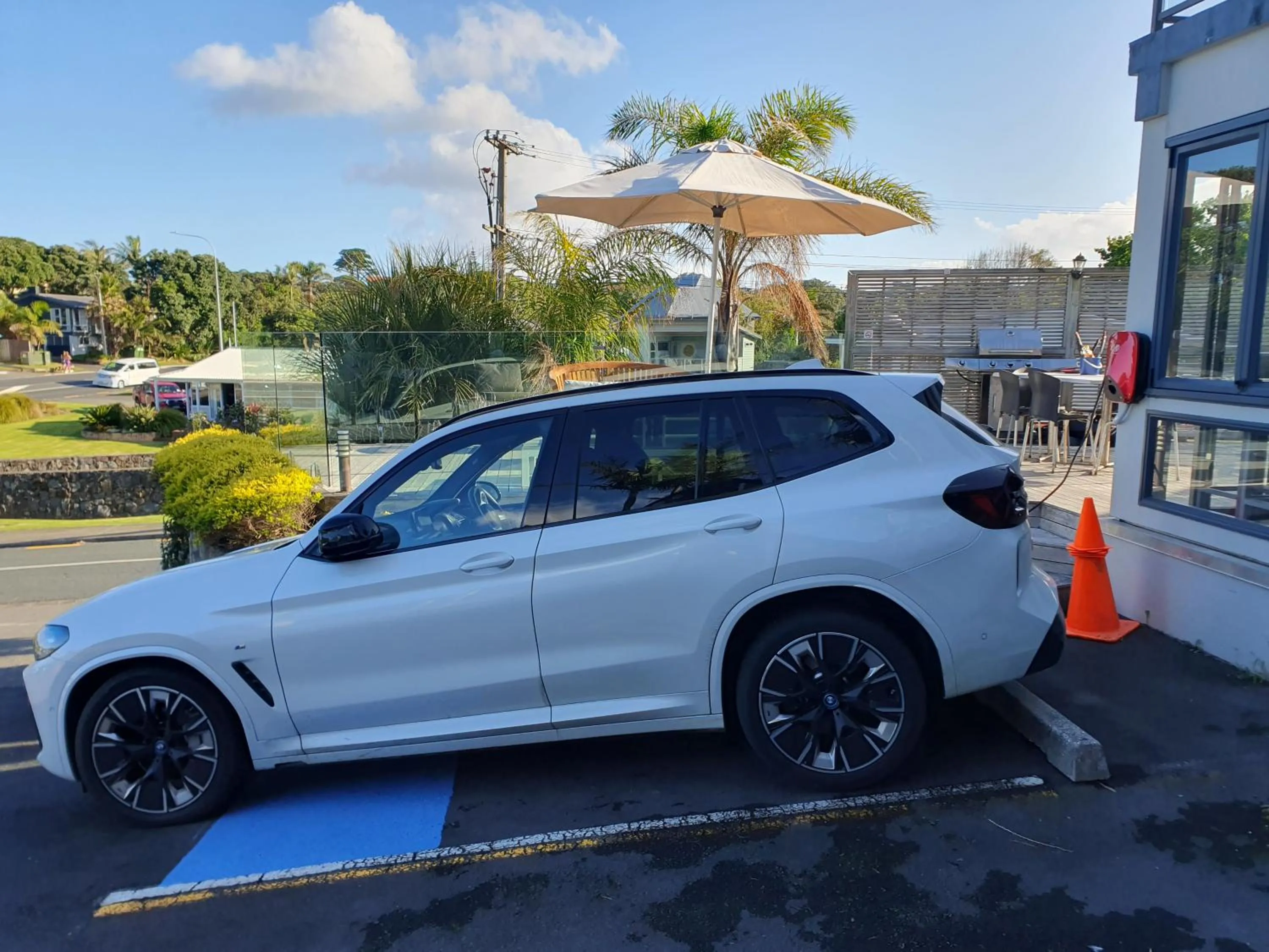 Parking in Whangaparaoa Lodge