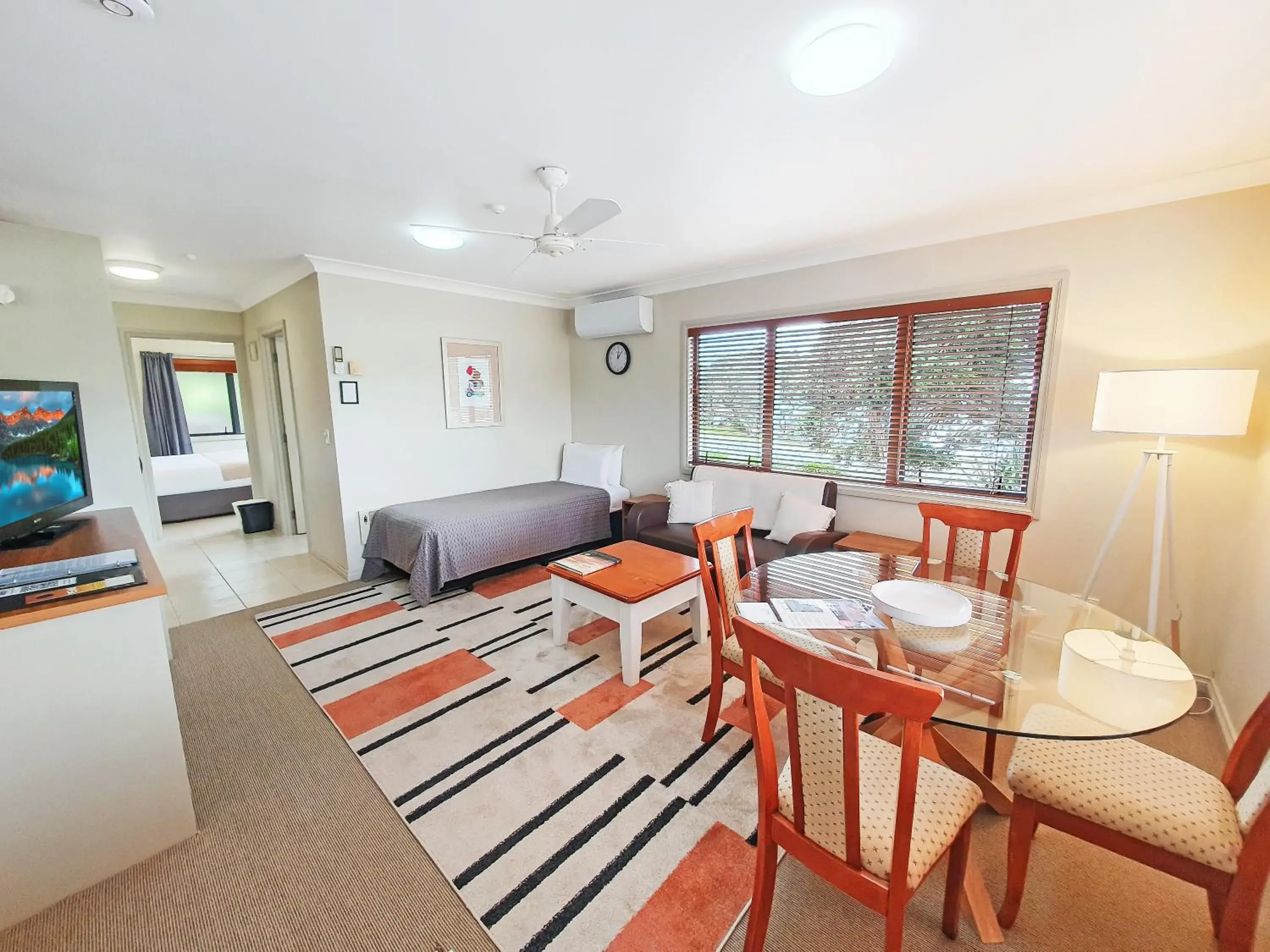 Family Suite with Spa Bath in Whangaparaoa Lodge Family Suite with Spa Bath in Whangaparaoa Lodge