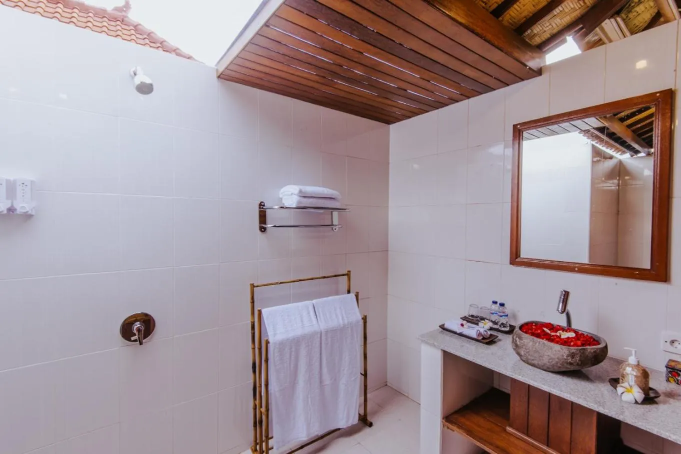 Bathroom in Lembongan Small Heaven Bungalow