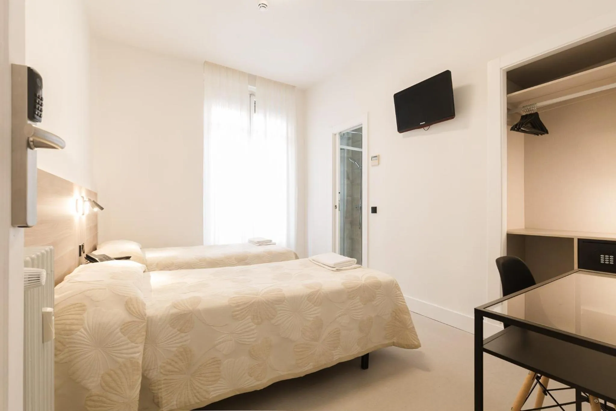 Bed in Hostal Excelsior