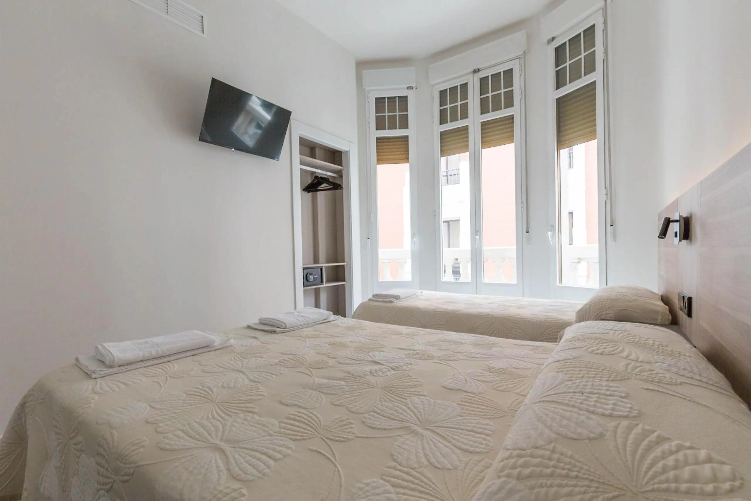 Bed in Hostal Excelsior