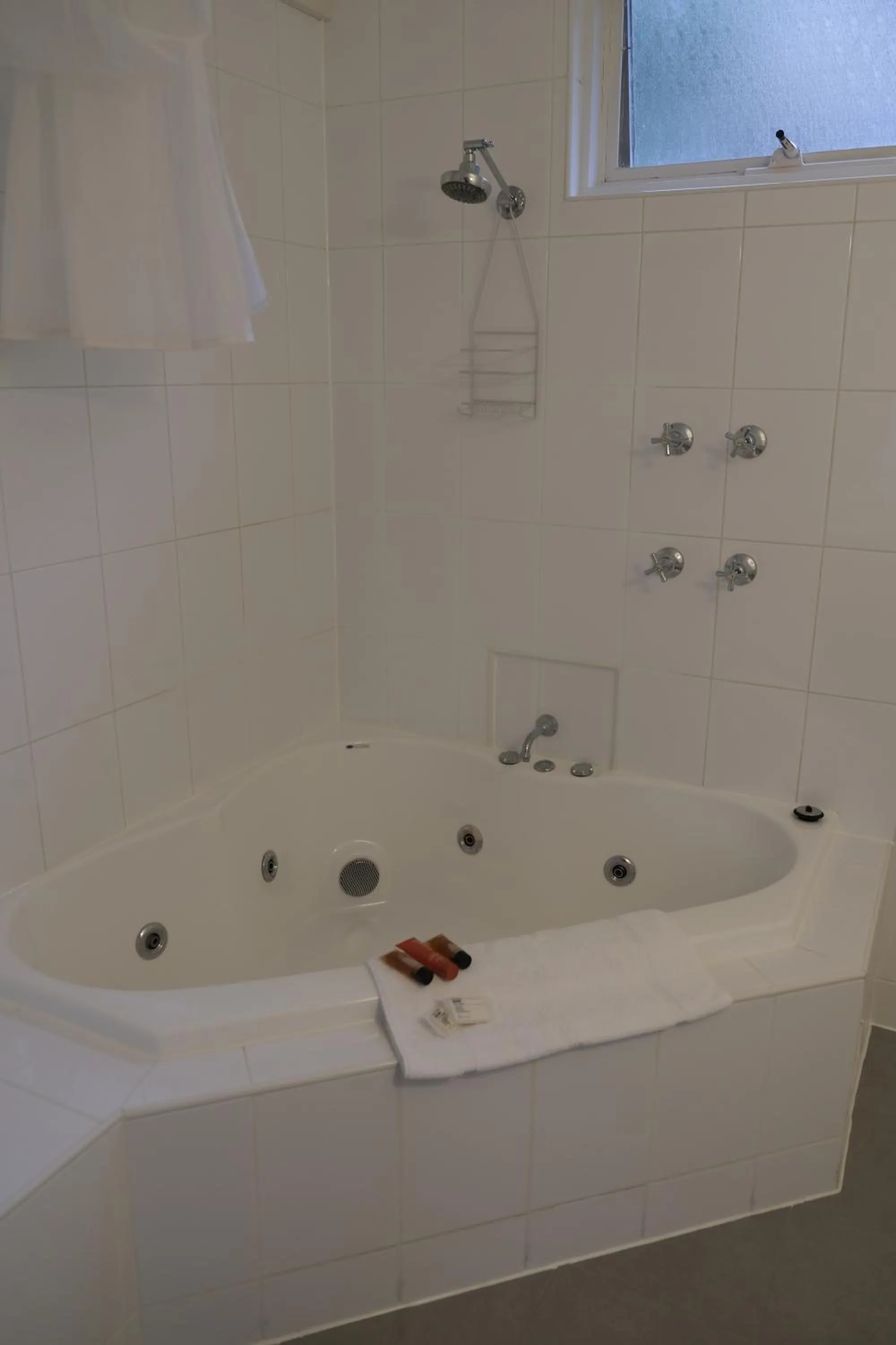 Bathroom in Kaloha Holiday Resort Phillip Island