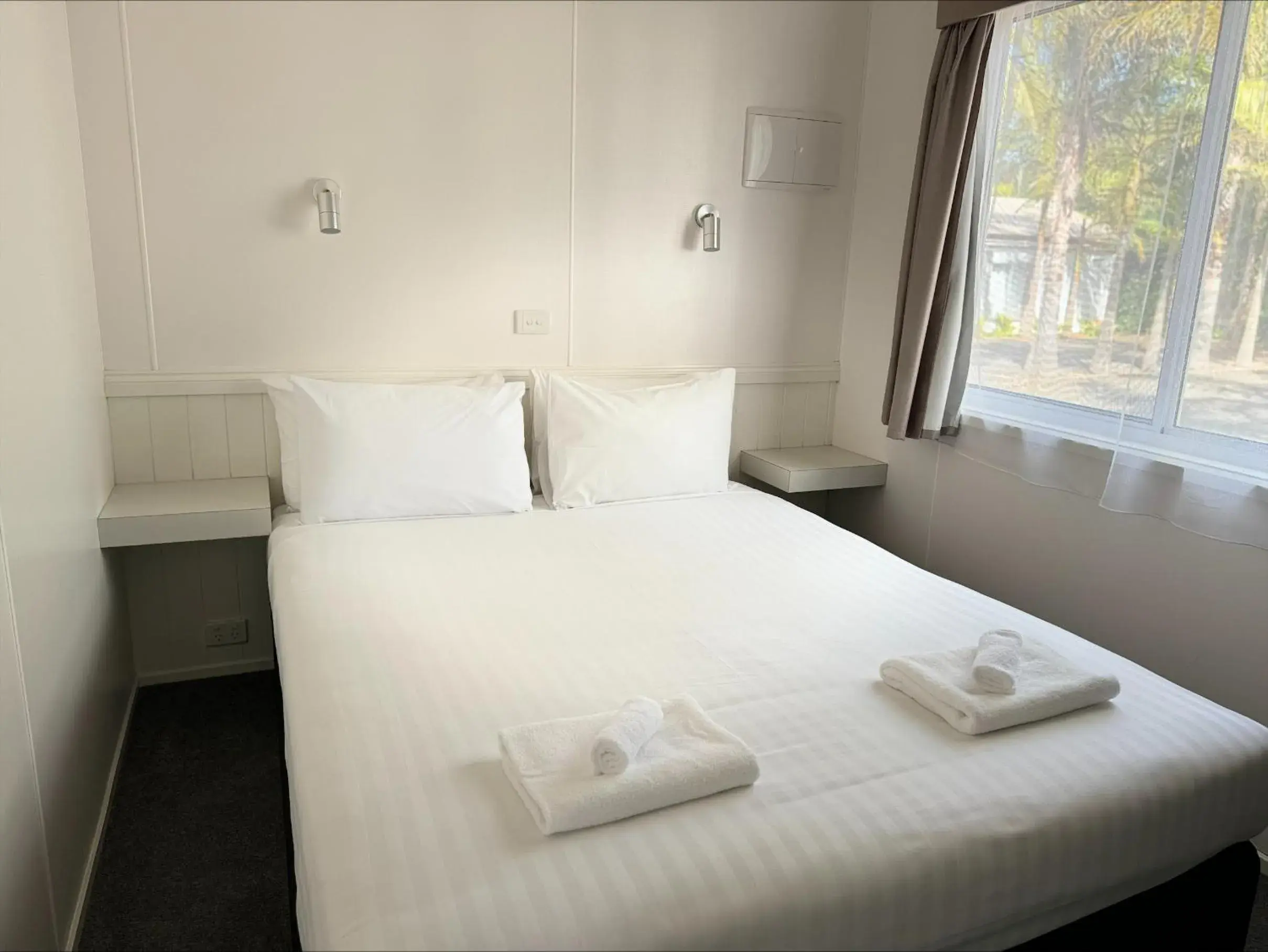 Bedroom, Bed in Kaloha Holiday Resort Phillip Island Bedroom, Bed in Kaloha Holiday Resort Phillip Island