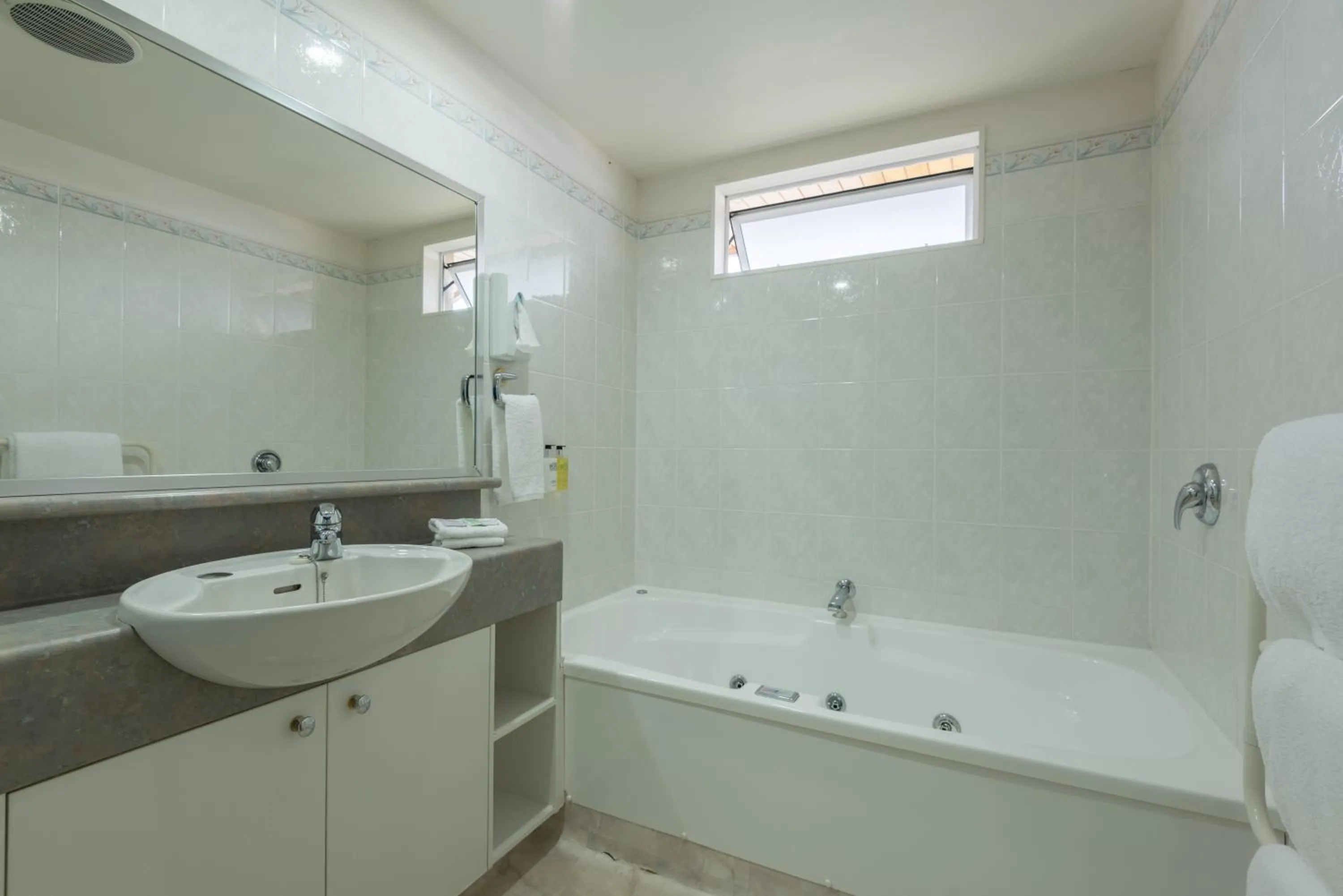 Bathroom in Baywatch Motor Inn