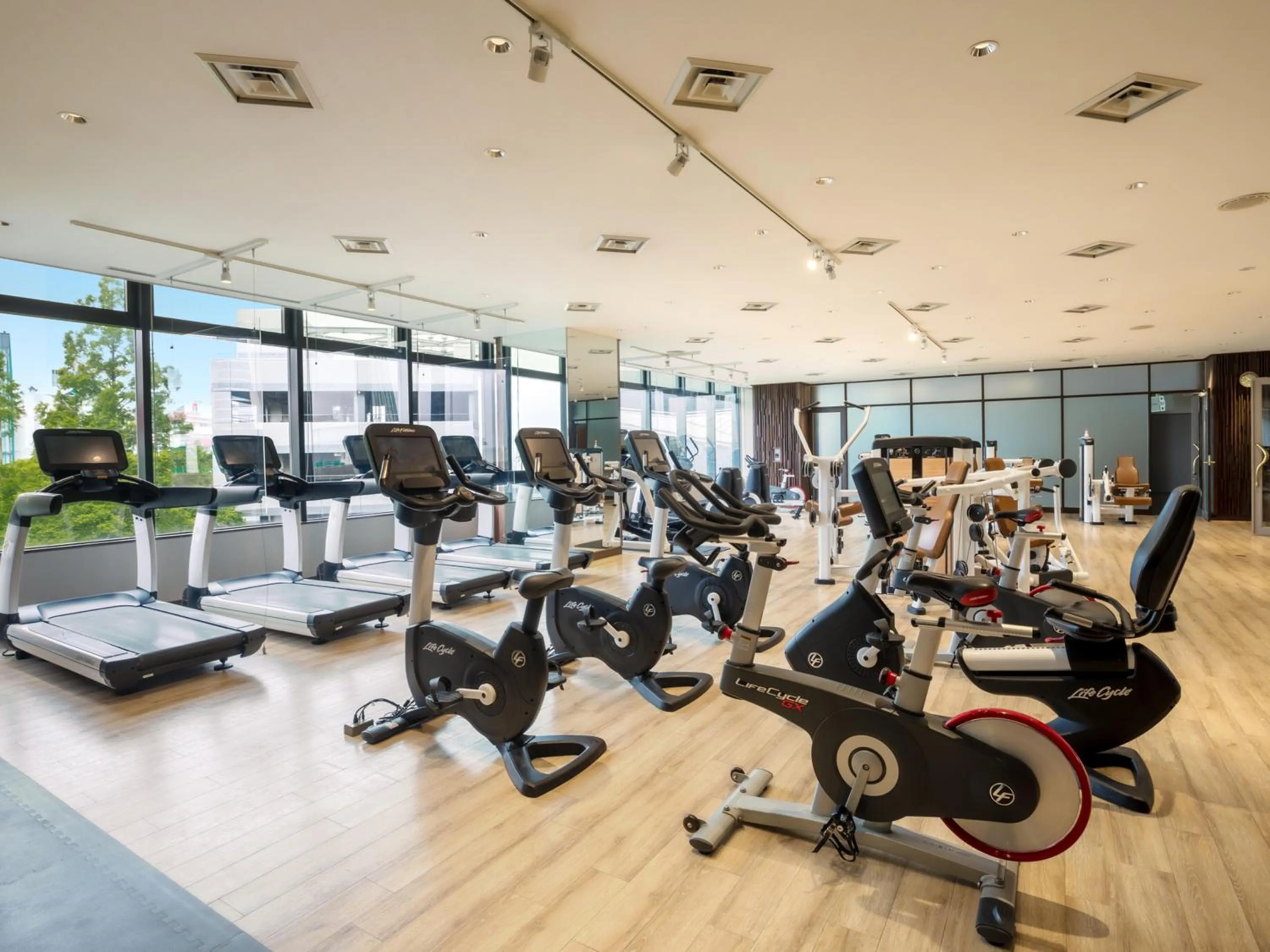 Fitness centre/facilities in Grand Prince Hotel Osaka Bay