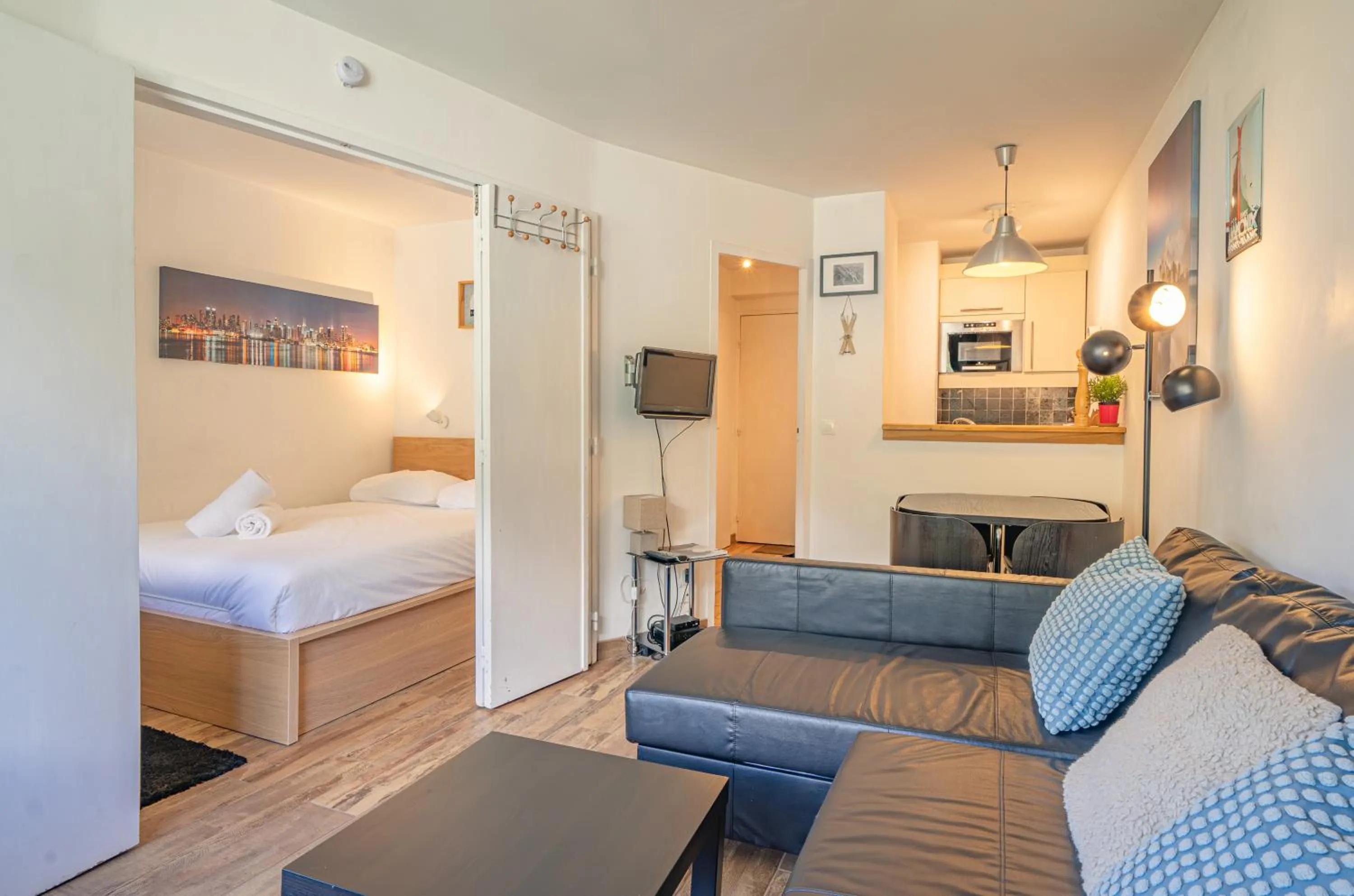 Photo of the whole room, Bed in Apartment Grepon 3A - A Central Chamonix Haven