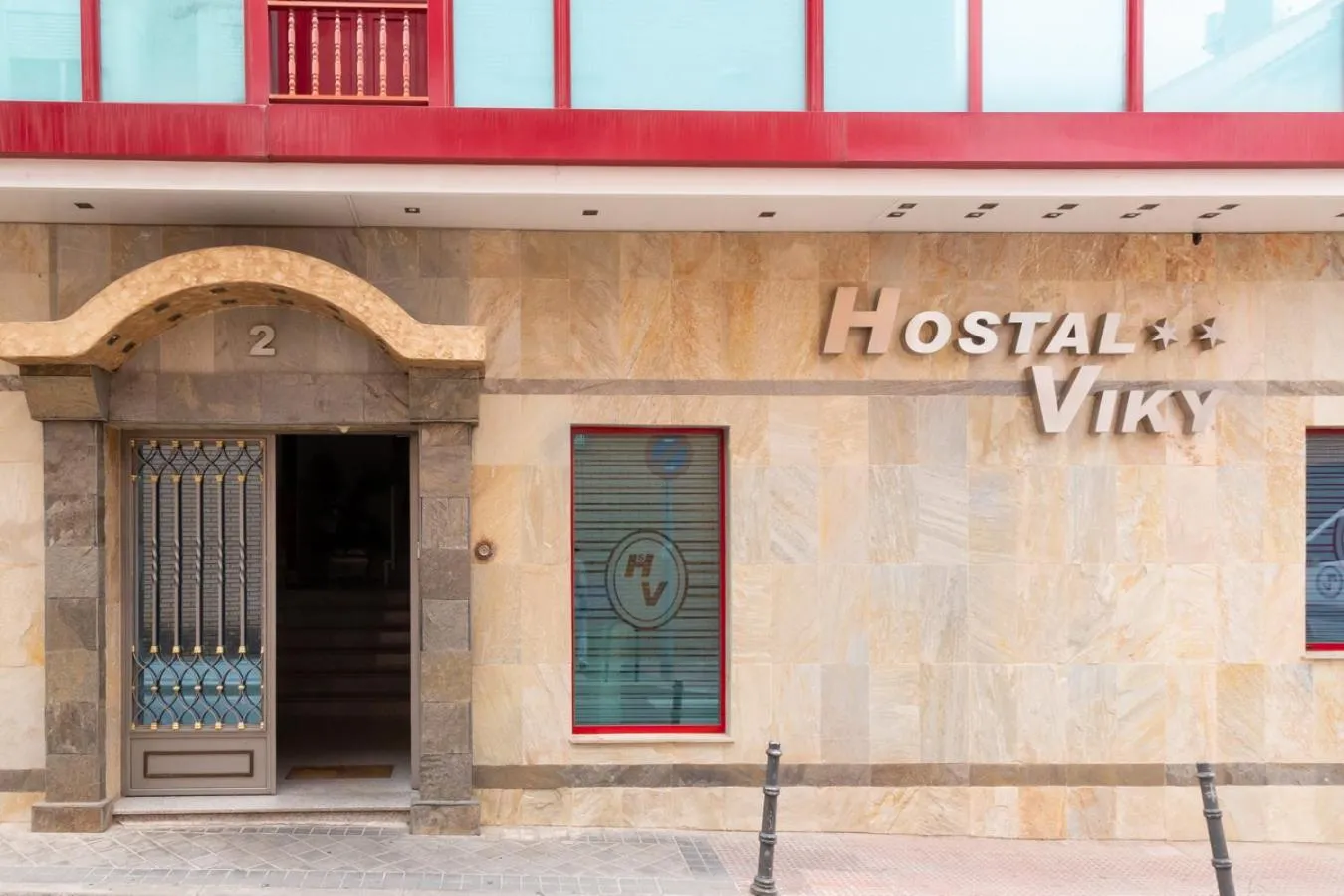 Facade/entrance in Hostal Viky