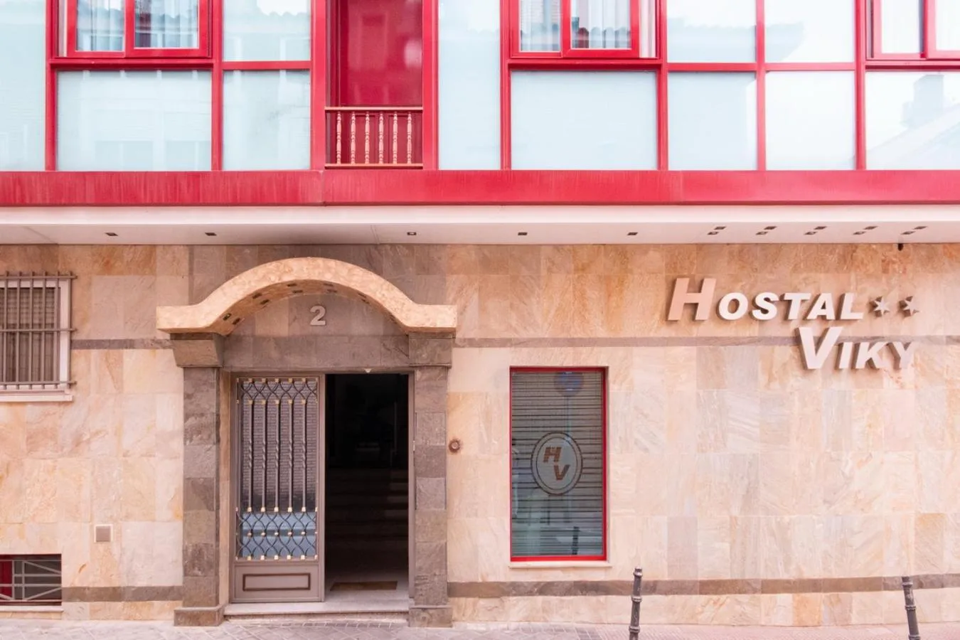 Facade/entrance in Hostal Viky