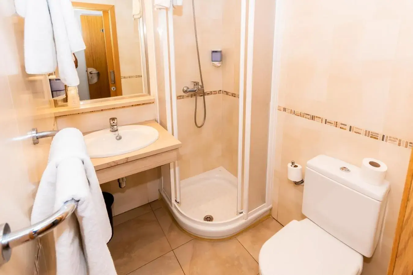 Double Room in Hostal Viky Double Room in Hostal Viky