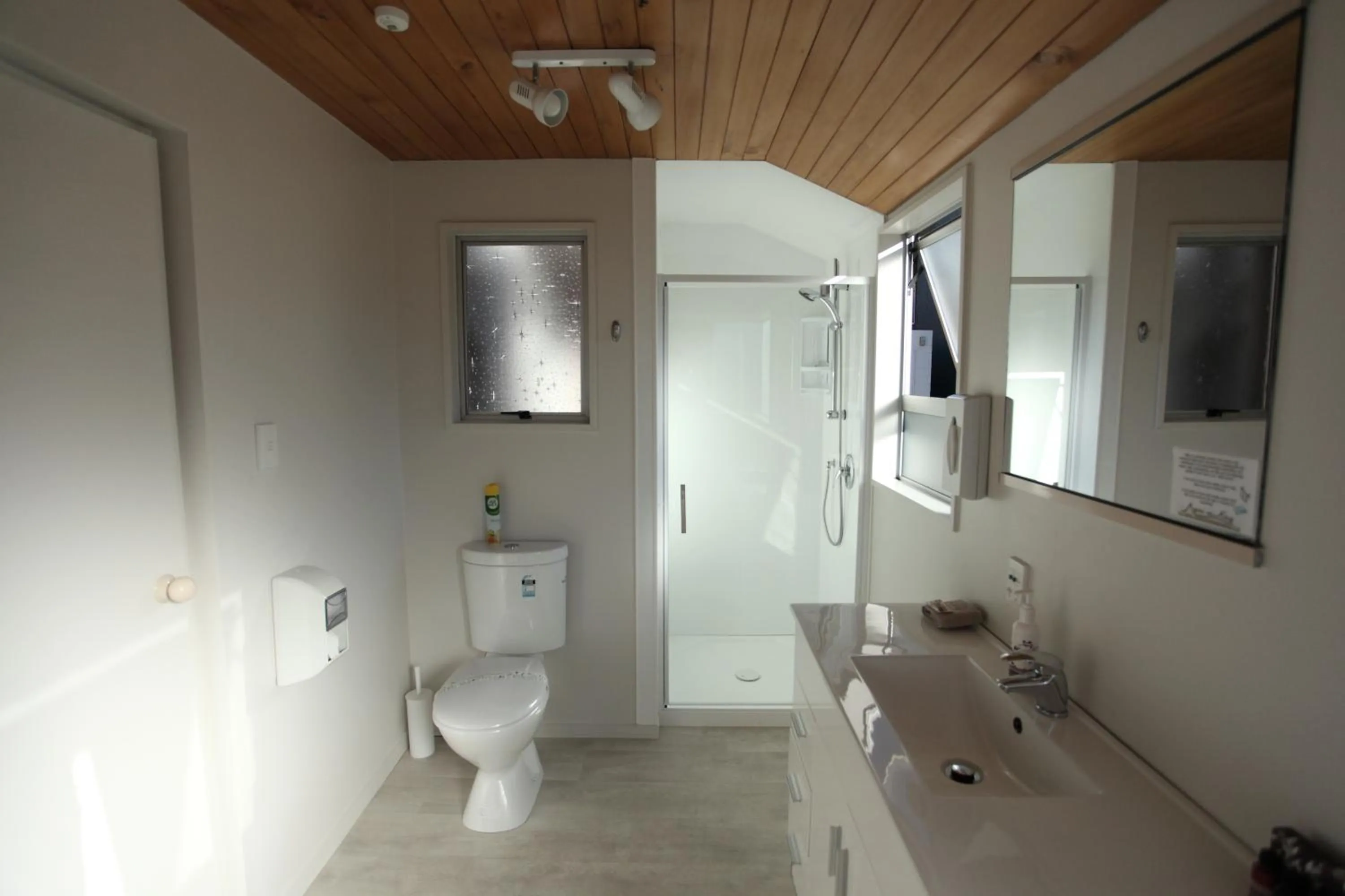 Bathroom in Aspen on King