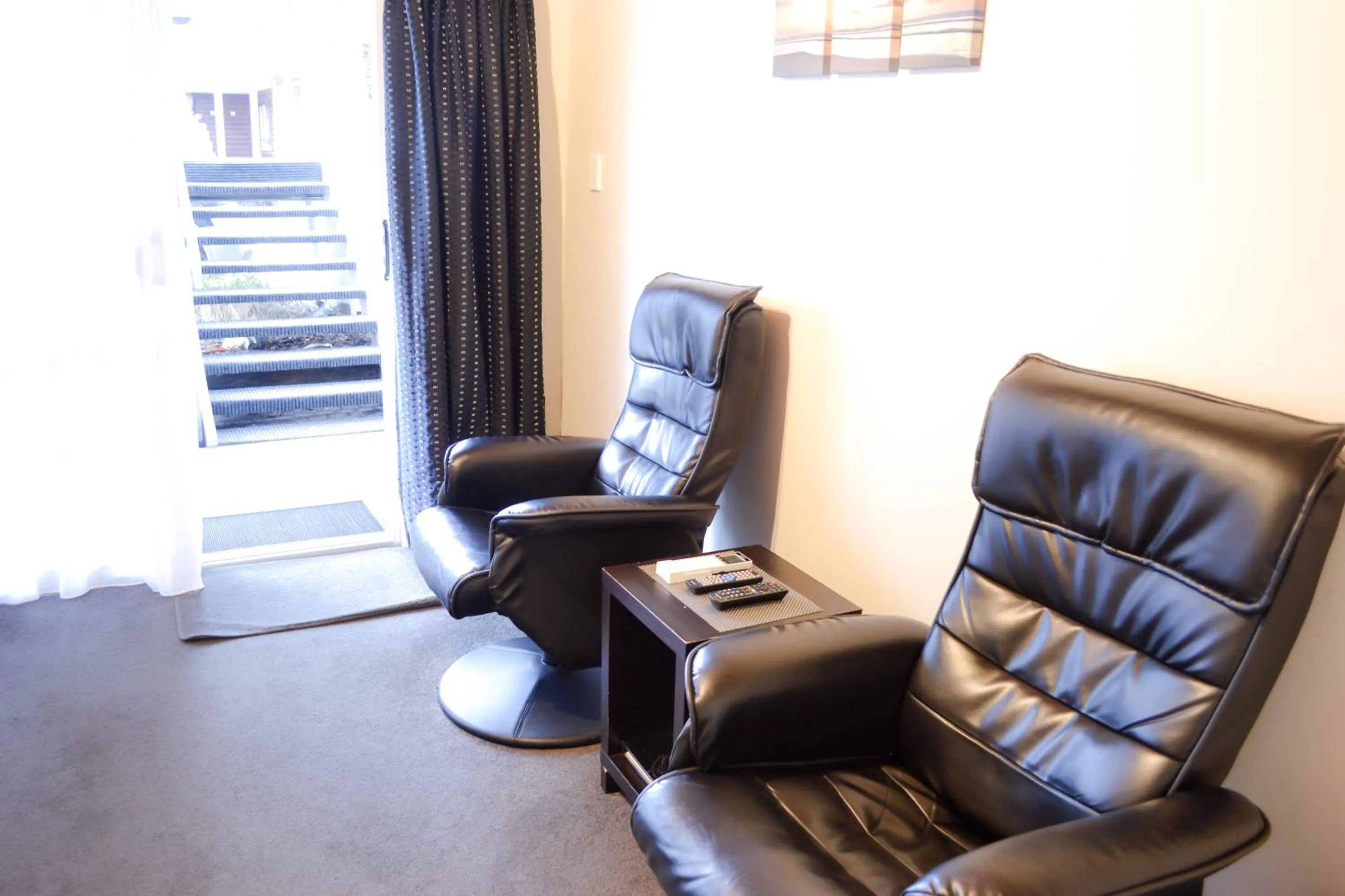 Seating area in Aspen on King